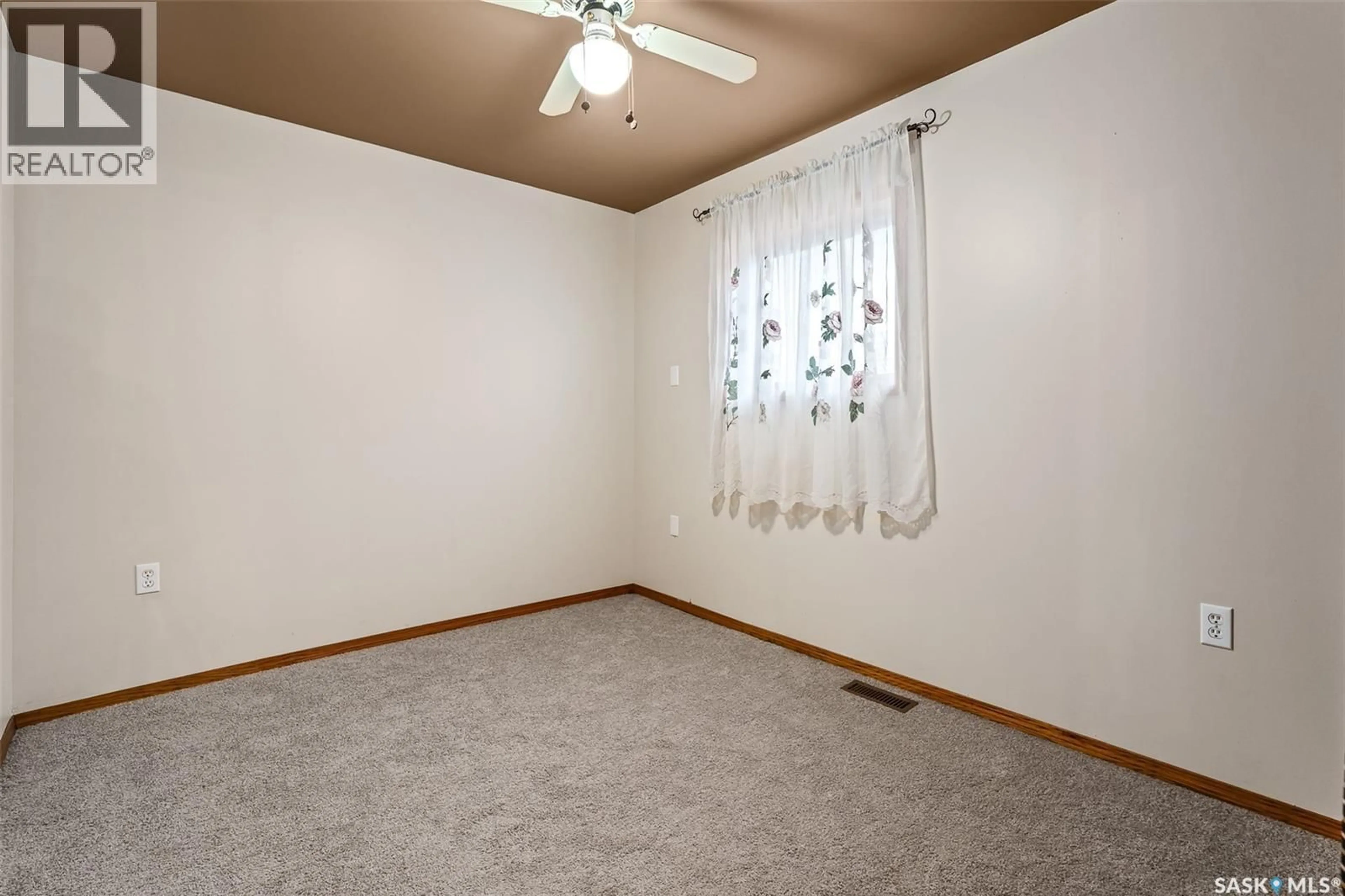 A pic of a room for 203 1ST AVENUE, Moose Jaw Saskatchewan S6H4W4