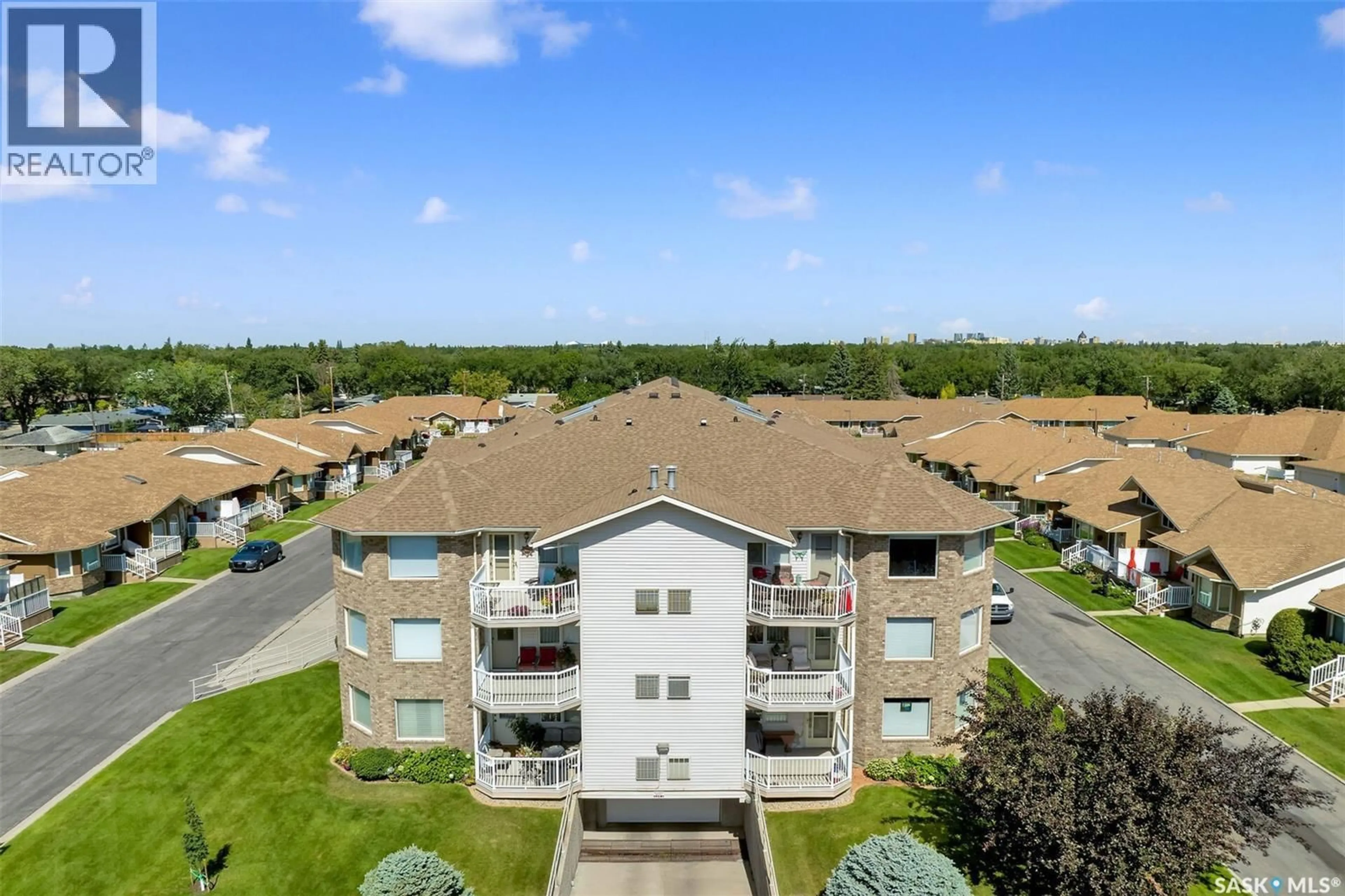 A pic from outside/outdoor area/front of a property/back of a property/a pic from drone, unknown for 311 KENSINGTON CRESCENT, Regina Saskatchewan S4S7H5