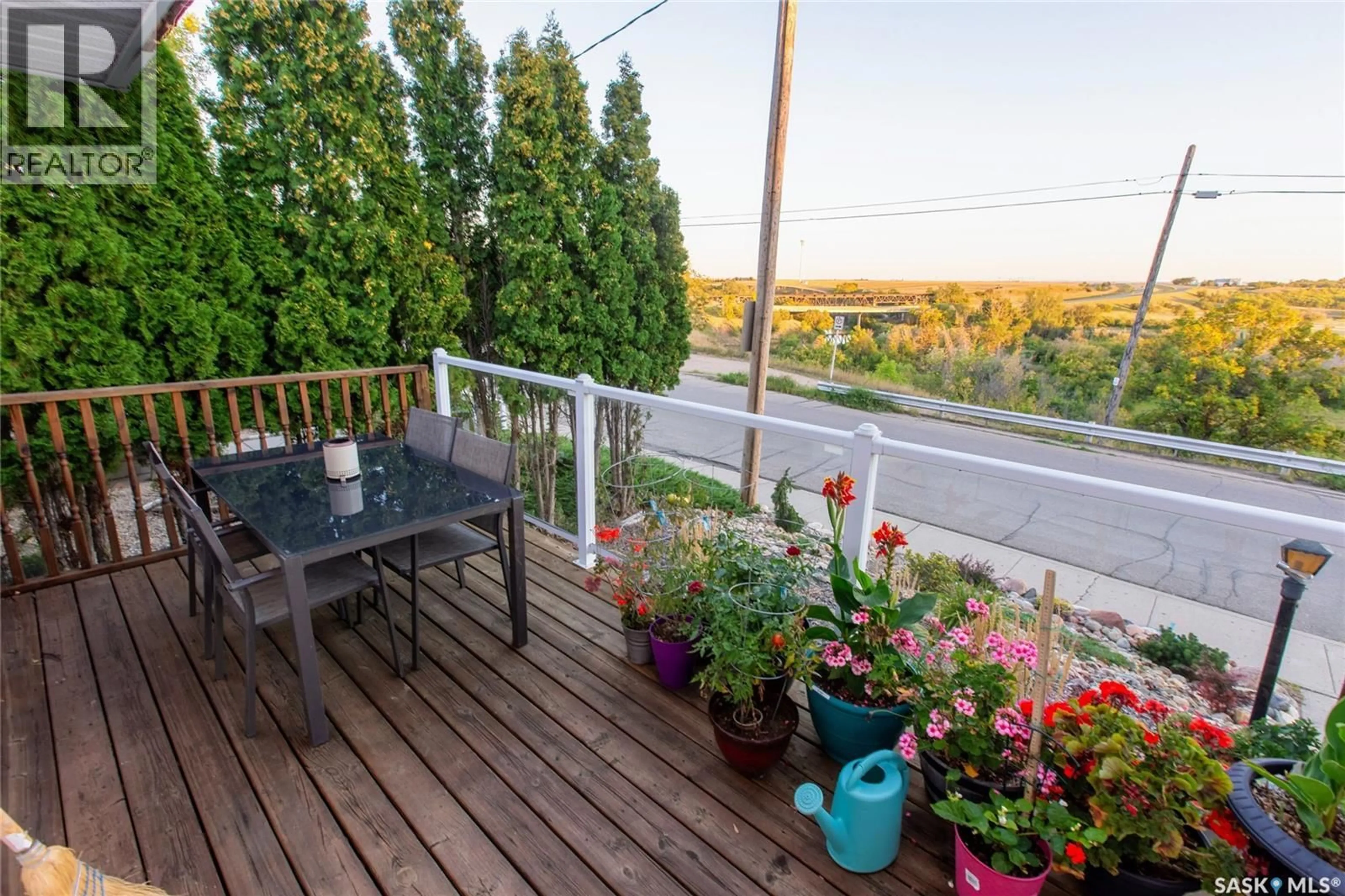 Patio, water/lake/river/ocean view for 168 GRANDVIEW STREET, Moose Jaw Saskatchewan S6H5K7
