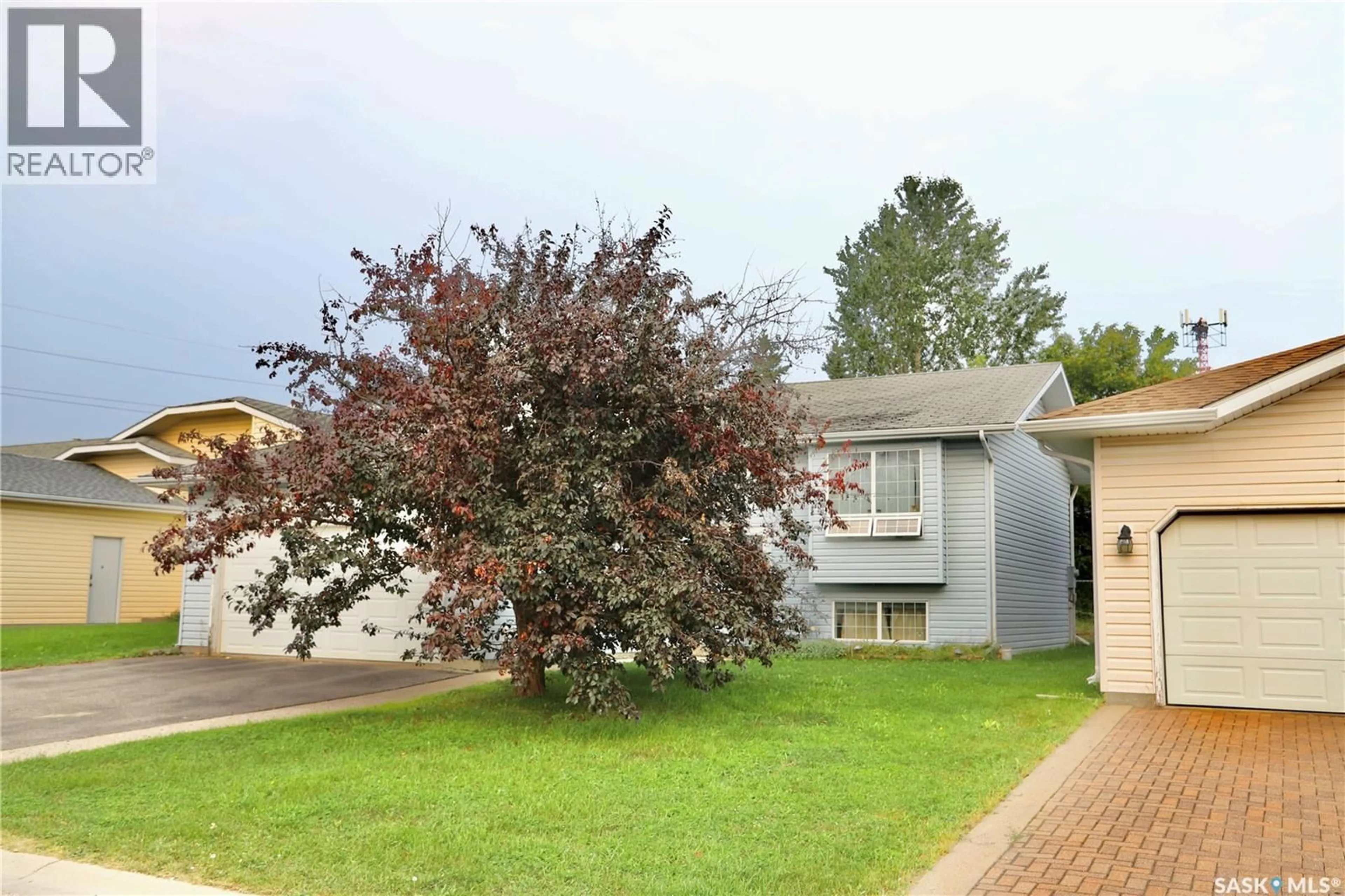 A pic from outside/outdoor area/front of a property/back of a property/a pic from drone, street for 3120 5TH AVENUE, Prince Albert Saskatchewan S6V8C4