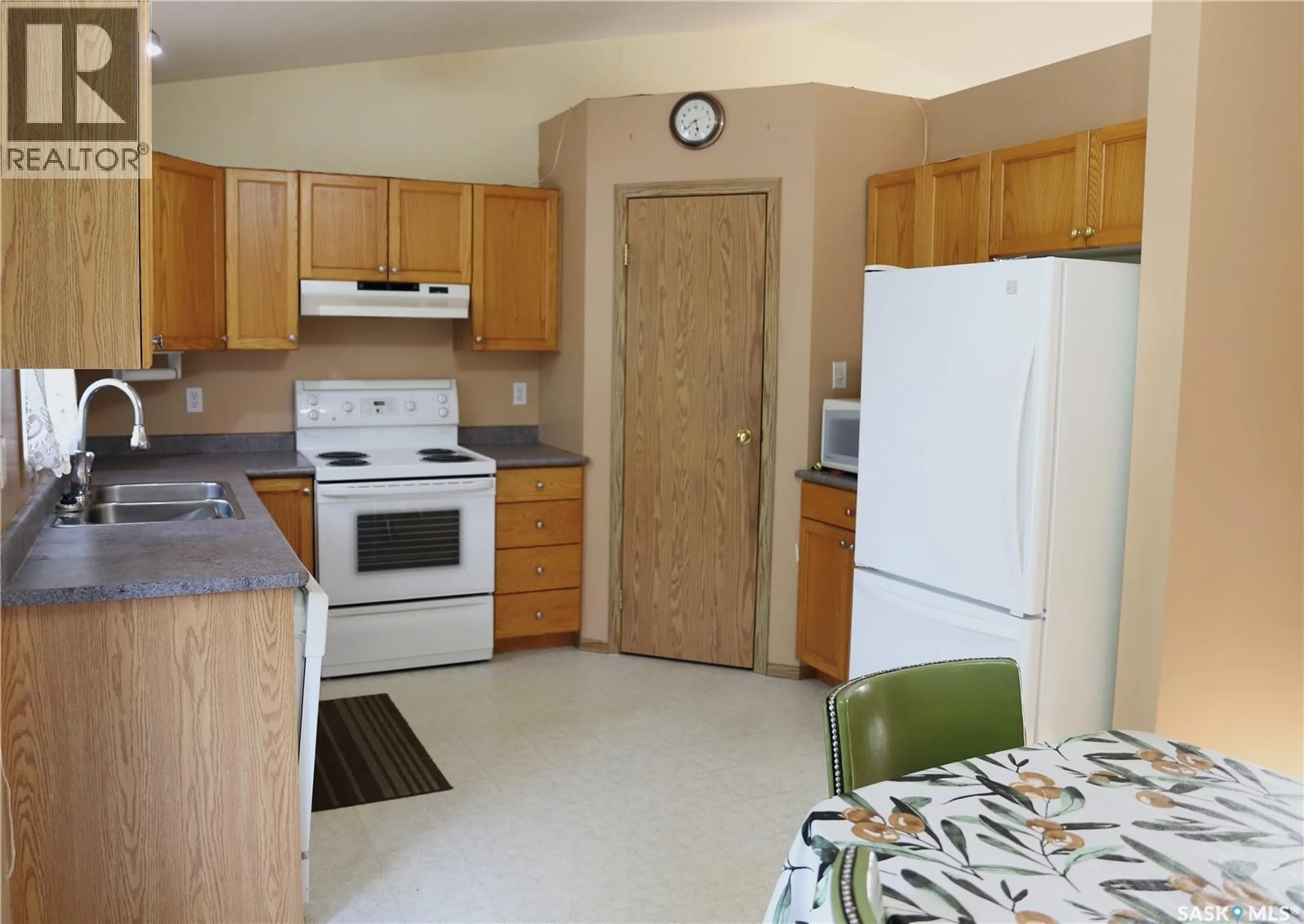 Standard kitchen, ceramic/tile floor for 3120 5TH AVENUE, Prince Albert Saskatchewan S6V8C4