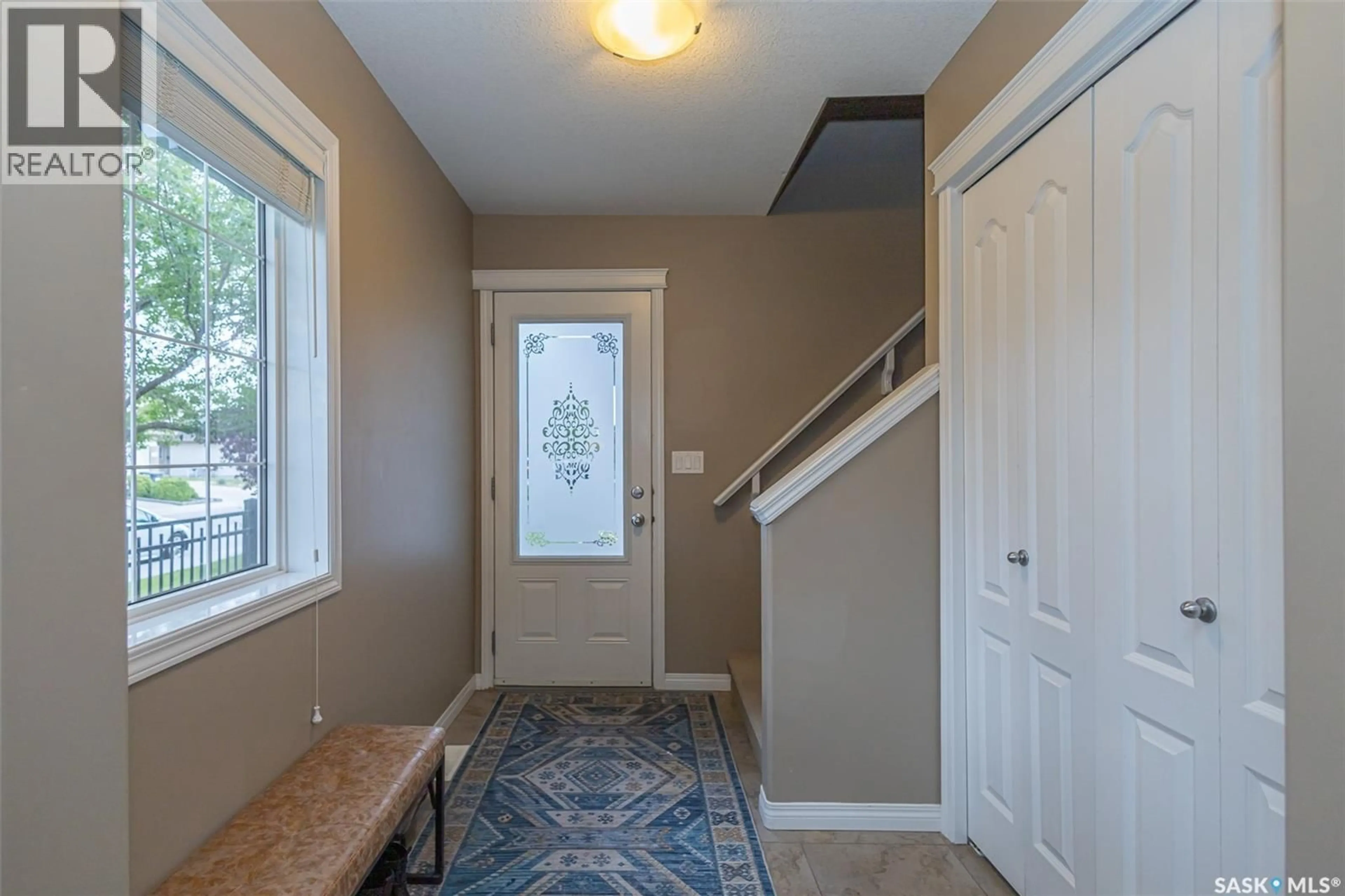 Indoor entryway for 110 - 6 DULMAGE CRESCENT, Saskatoon Saskatchewan S7T0C7