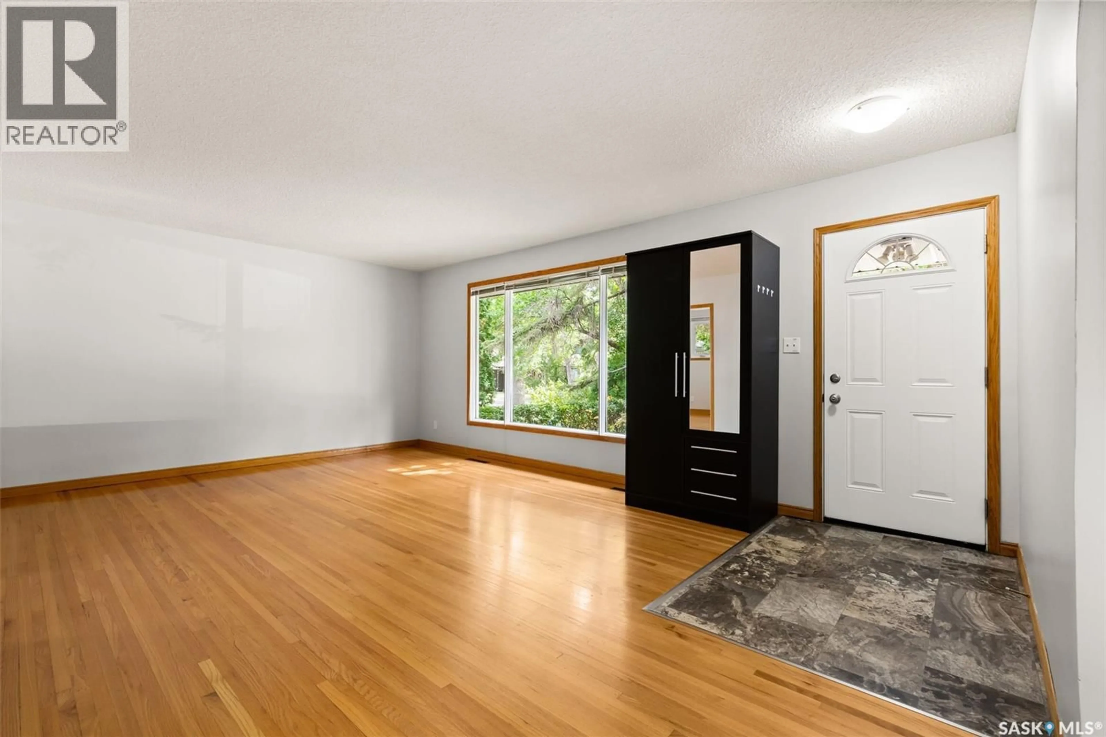 Indoor entryway for 3630 21ST AVENUE, Regina Saskatchewan S4S0V2