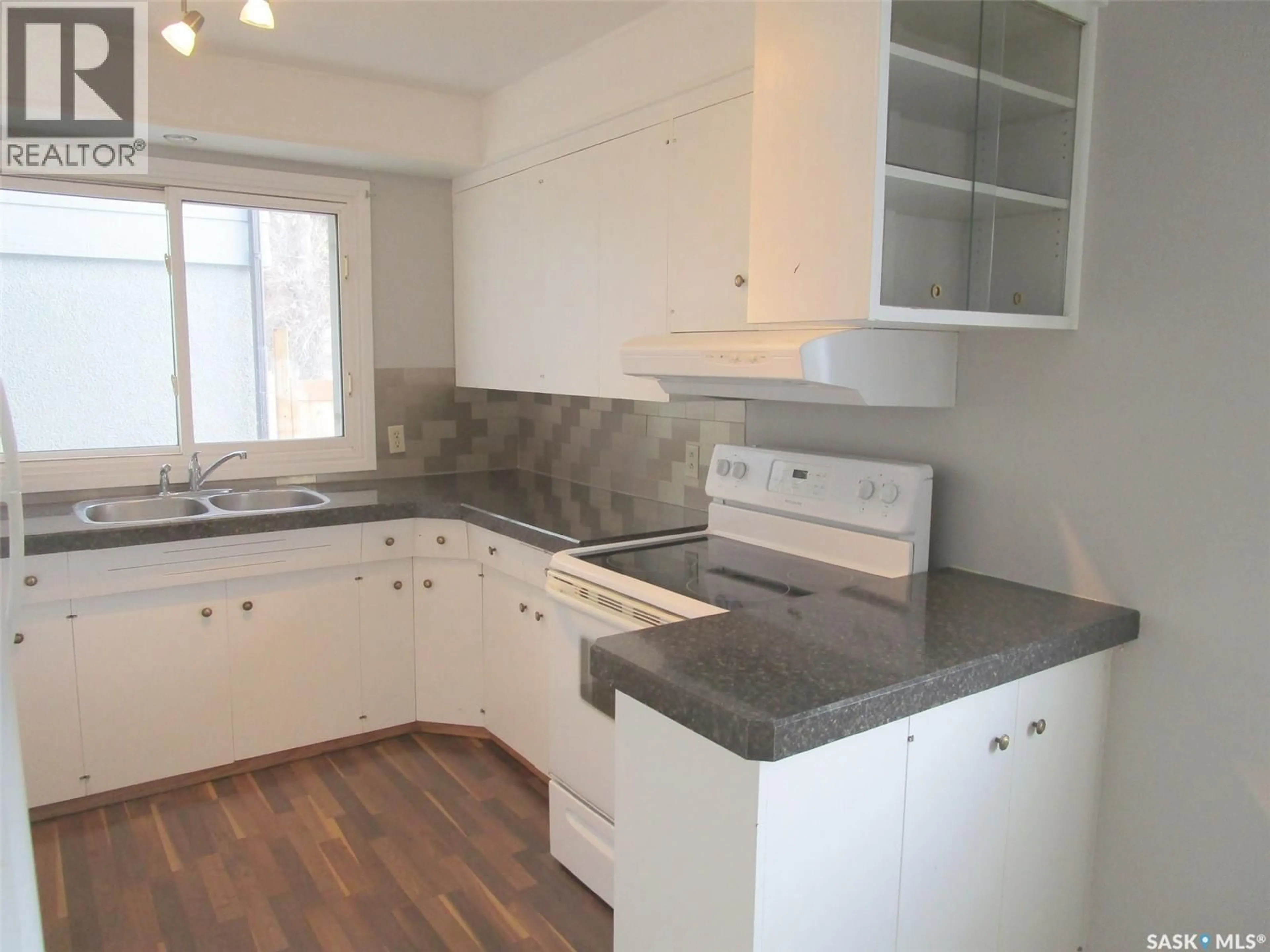 Standard kitchen, unknown for 504 4TH AVENUE, Assiniboia Saskatchewan S0H0B0