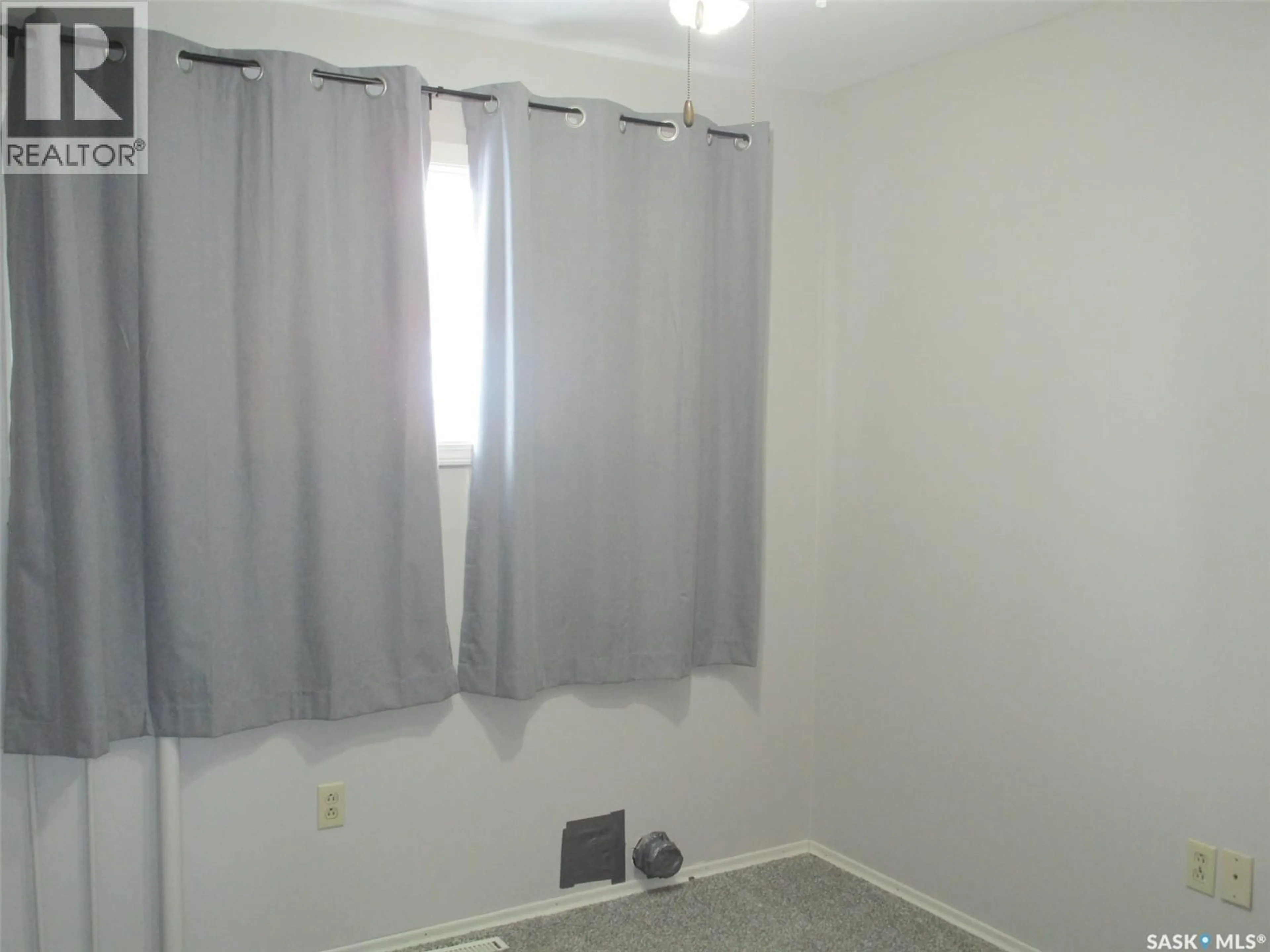 A pic of a room for 504 4TH AVENUE, Assiniboia Saskatchewan S0H0B0