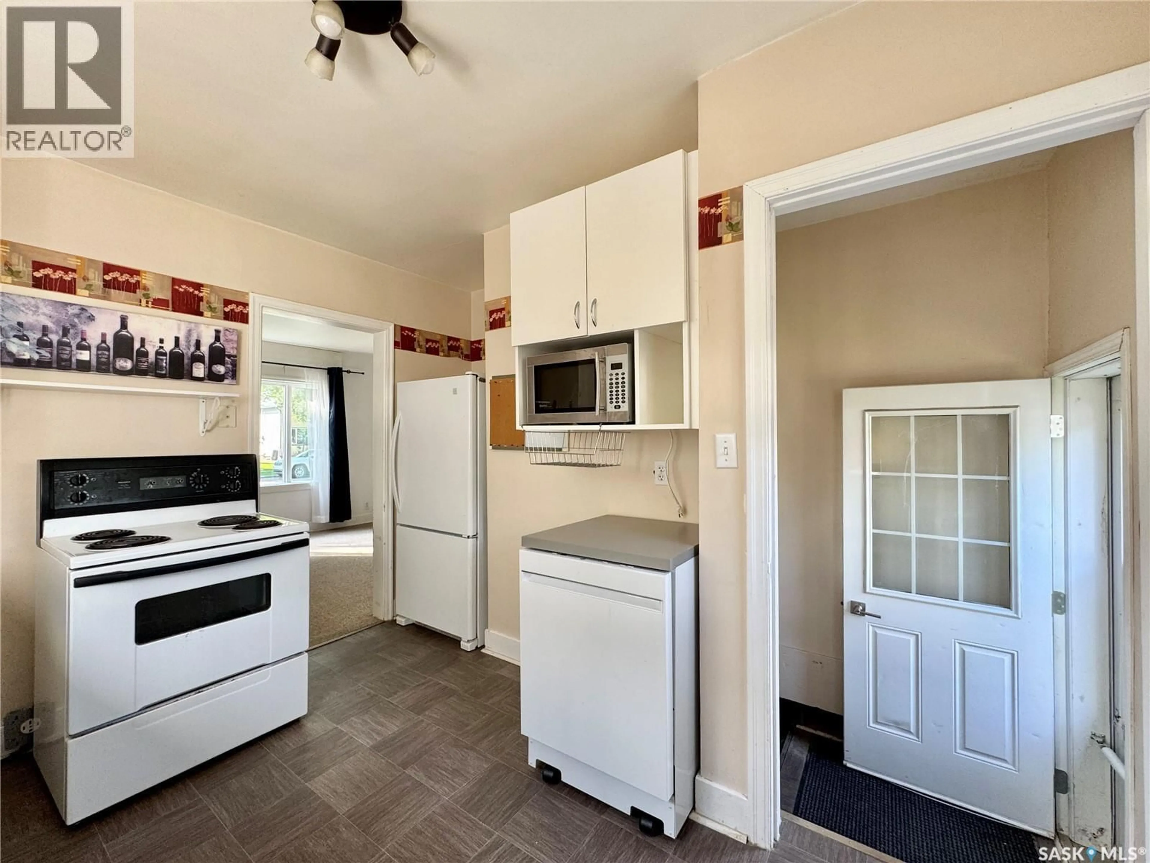 Standard kitchen, ceramic/tile floor for 249 THIRD AVENUE, Yorkton Saskatchewan S3N1C8