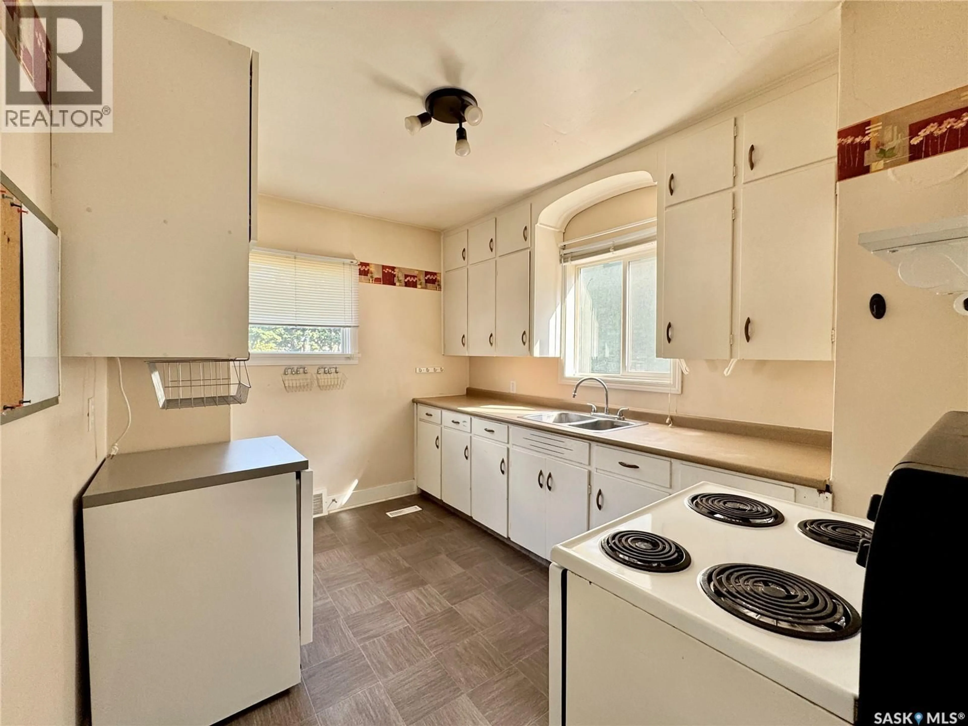 Standard kitchen, ceramic/tile floor for 249 THIRD AVENUE, Yorkton Saskatchewan S3N1C8