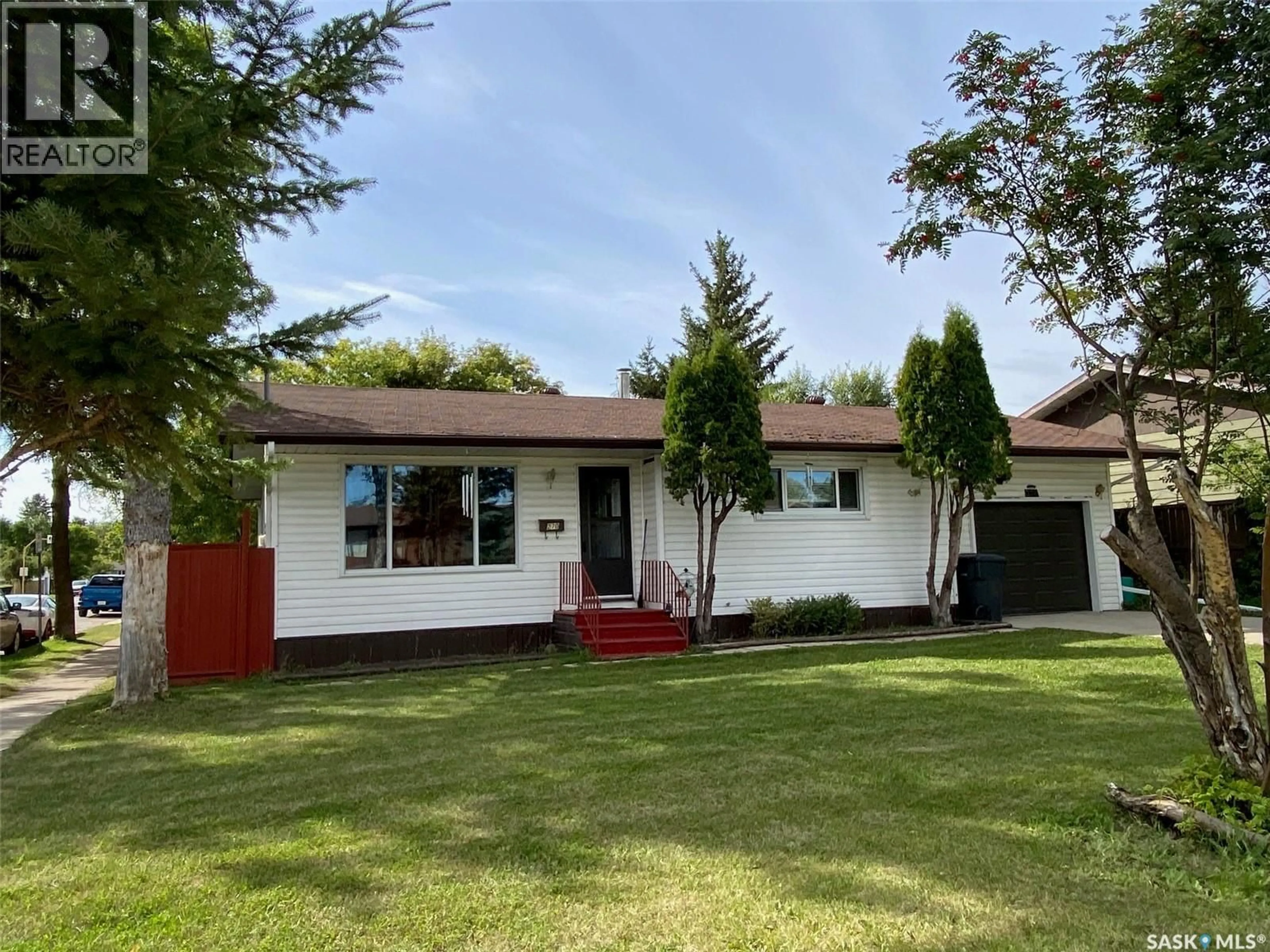 A pic from outside/outdoor area/front of a property/back of a property/a pic from drone, street for 270 SIXTH AVENUE, Yorkton Saskatchewan S3N0Y7