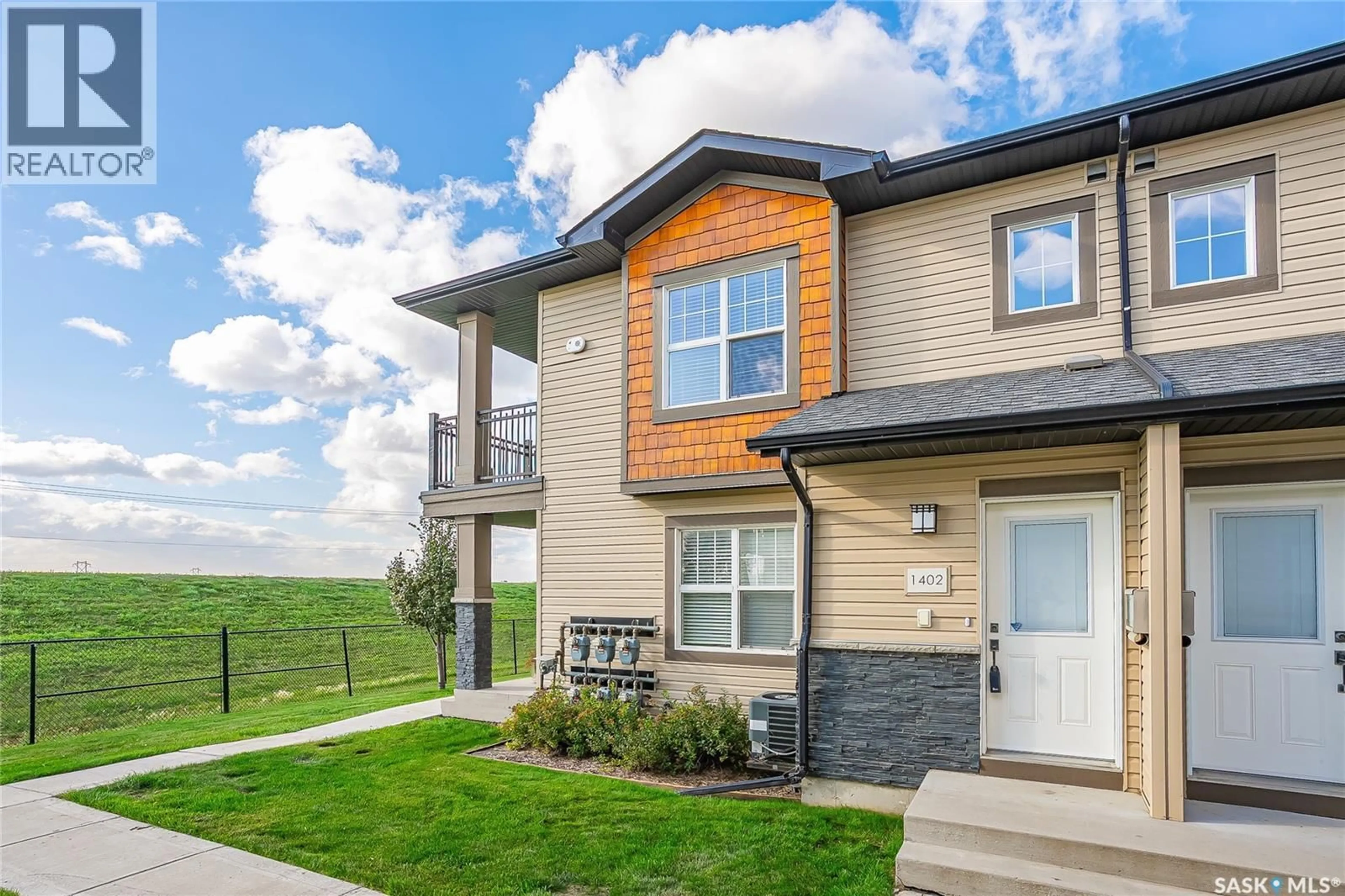 Home with vinyl exterior material, unknown for 1015 - 1402 PATRICK CRESCENT, Saskatoon Saskatchewan S7W0M1