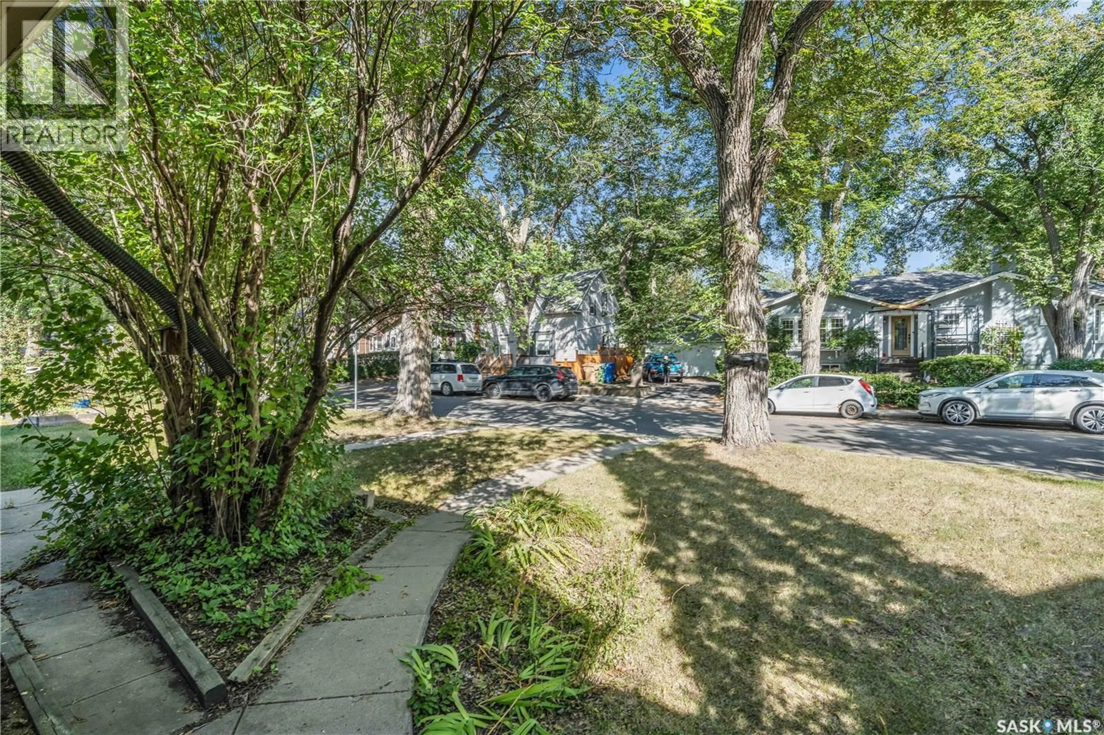 Patio, street for 2272 MONTAGUE STREET, Regina Saskatchewan S4T3K3