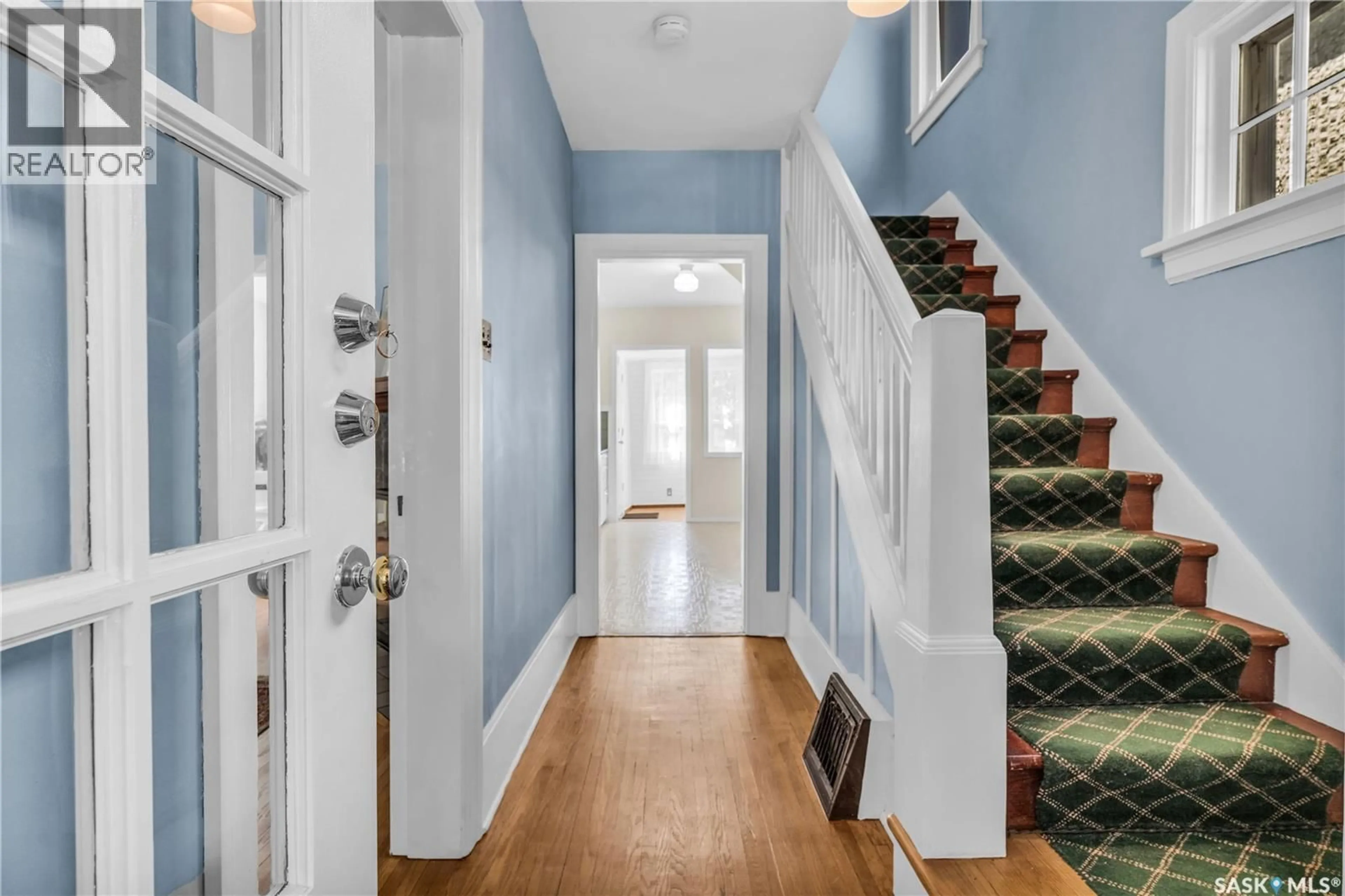 Indoor entryway for 2272 MONTAGUE STREET, Regina Saskatchewan S4T3K3