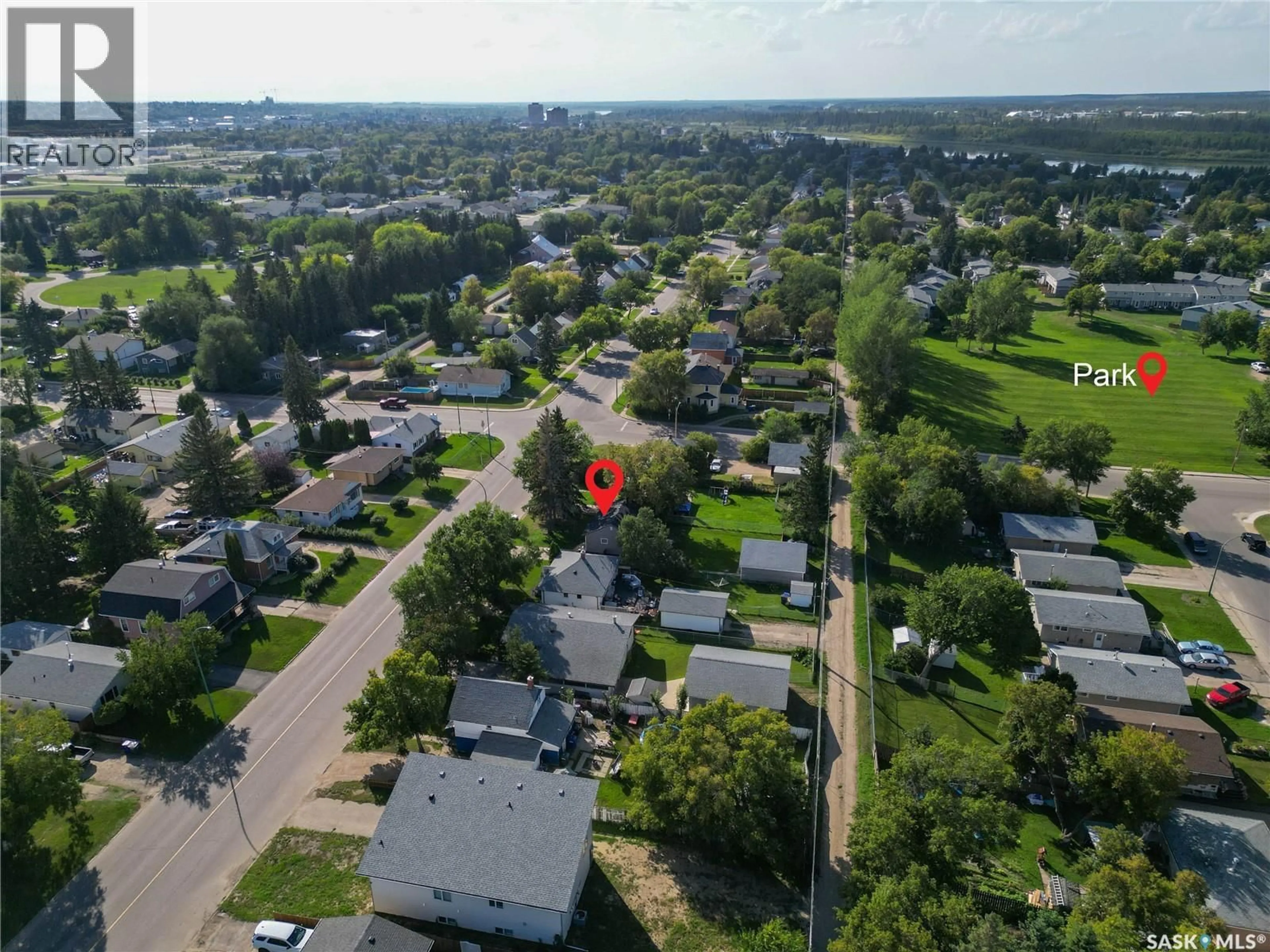A pic from outside/outdoor area/front of a property/back of a property/a pic from drone, street for 1012 4TH STREET, Prince Albert Saskatchewan S6V0K9