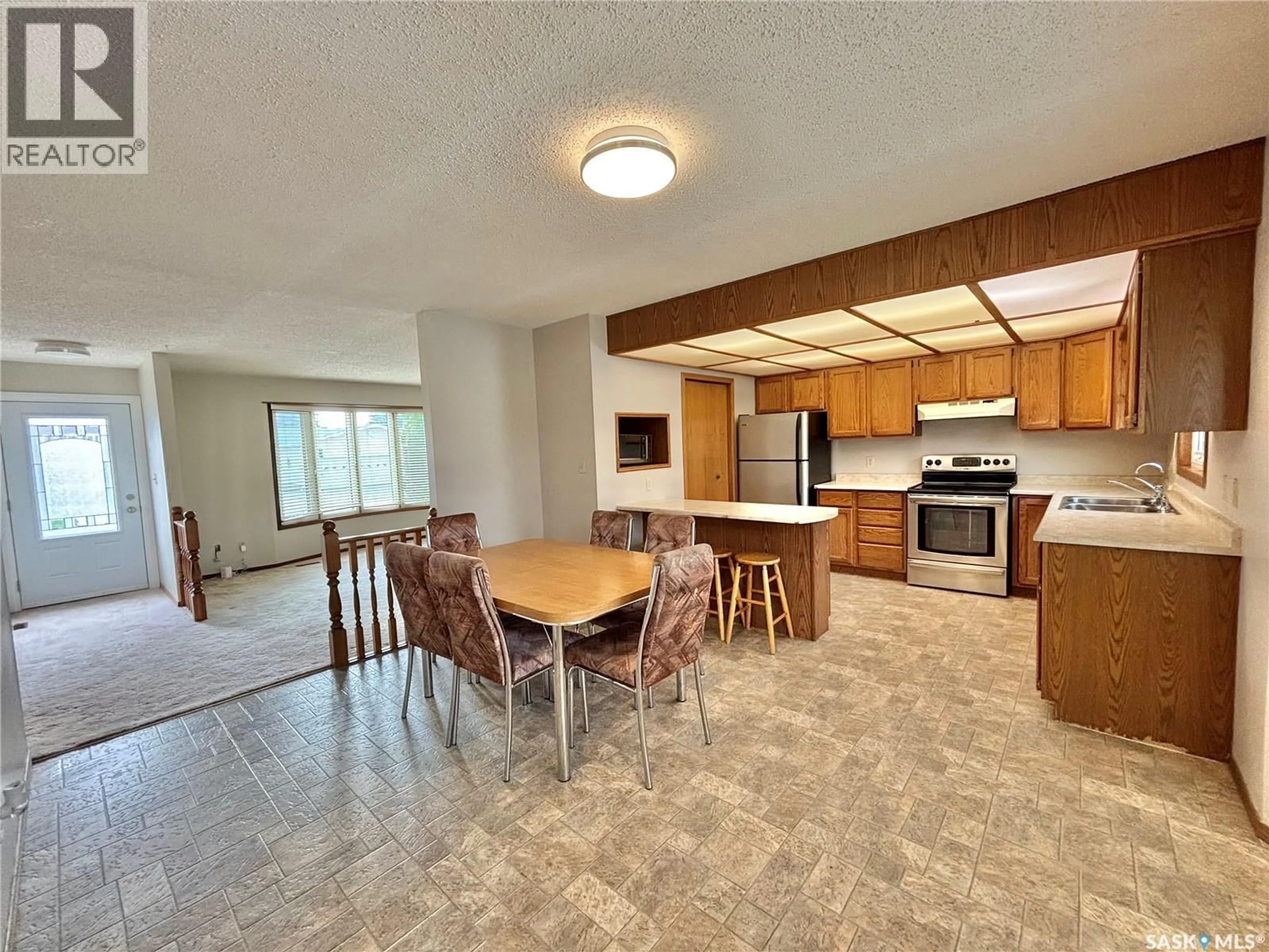 Open concept kitchen, unknown for 5 BLACKWELL CRESCENT, Yorkton Saskatchewan S3N2C4