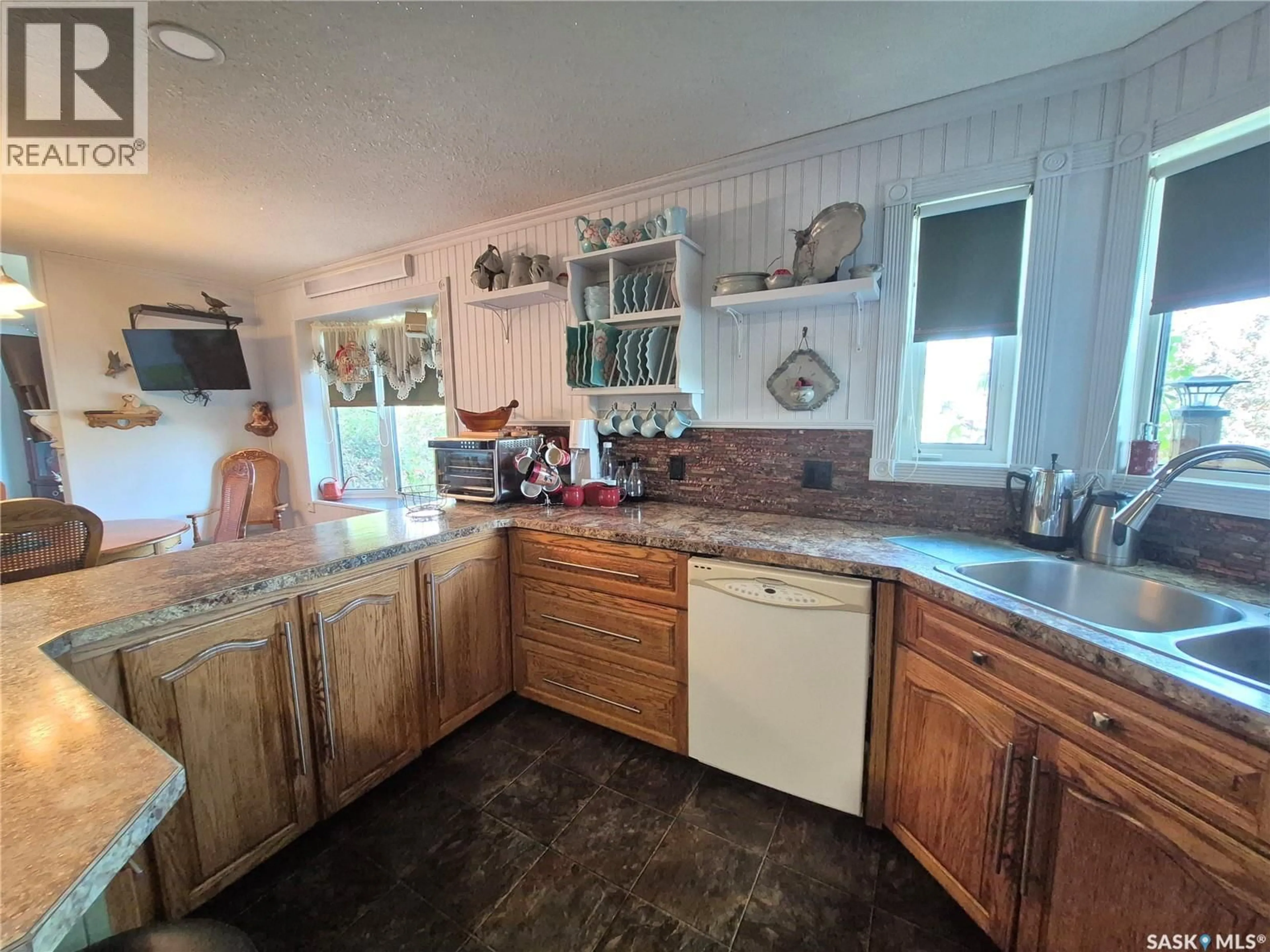 Unknown for 713 RAILWAY AVENUE, Midale Saskatchewan S0C1S0