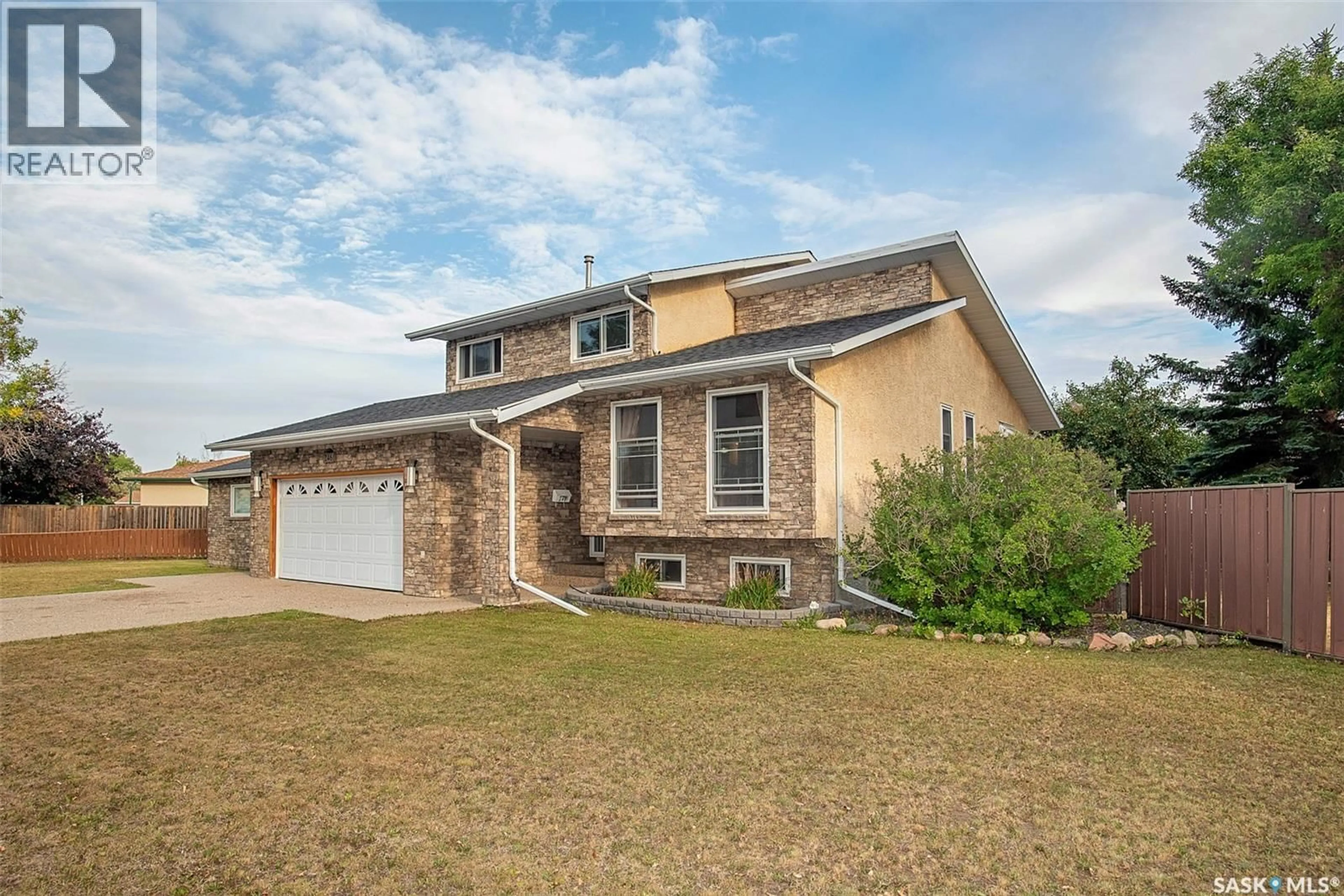 Home with brick exterior material, unknown for 246 WILLISTON DRIVE, Regina Saskatchewan S4X2N7