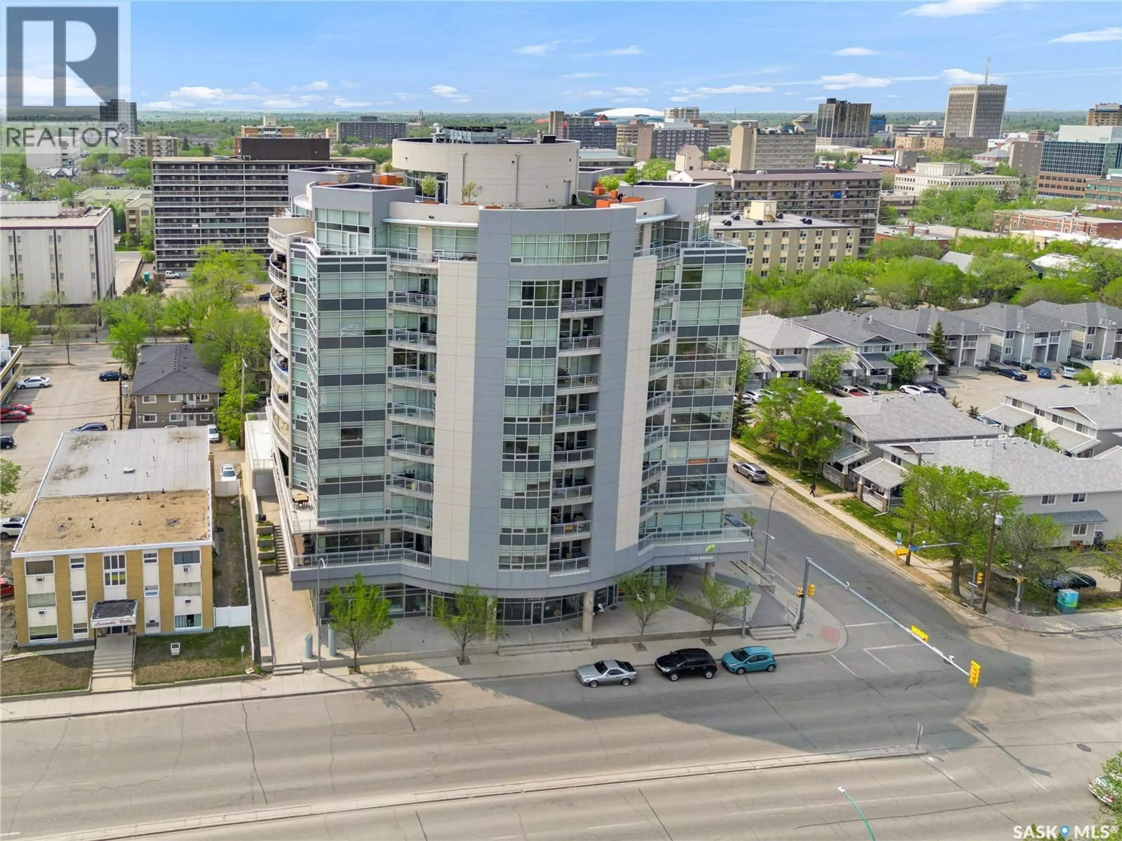 A pic from outside/outdoor area/front of a property/back of a property/a pic from drone, city buildings view from balcony for 203 - 2300 BROAD STREET, Regina Saskatchewan S4P1Y8