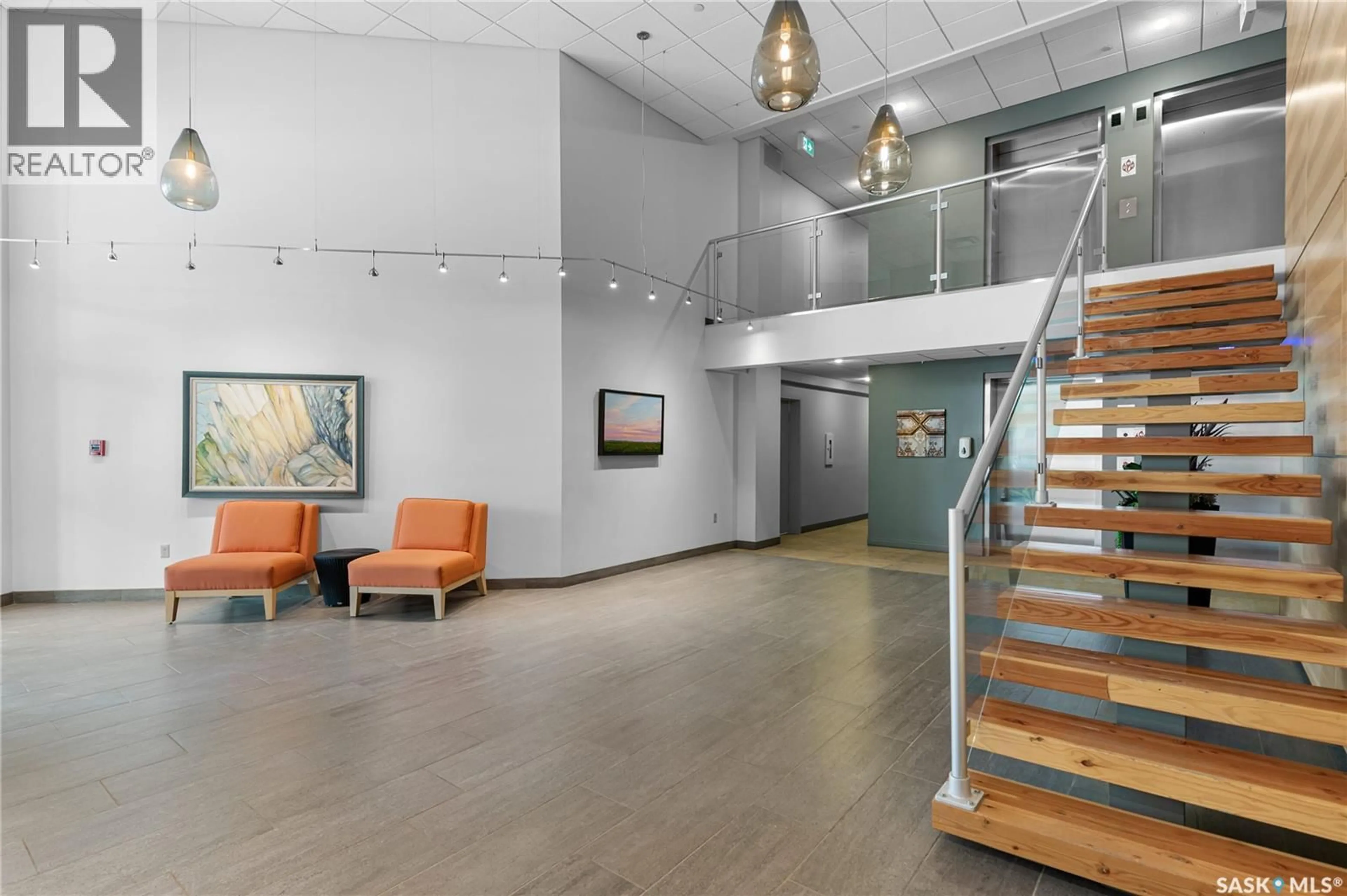 Indoor foyer for 203 - 2300 BROAD STREET, Regina Saskatchewan S4P1Y8