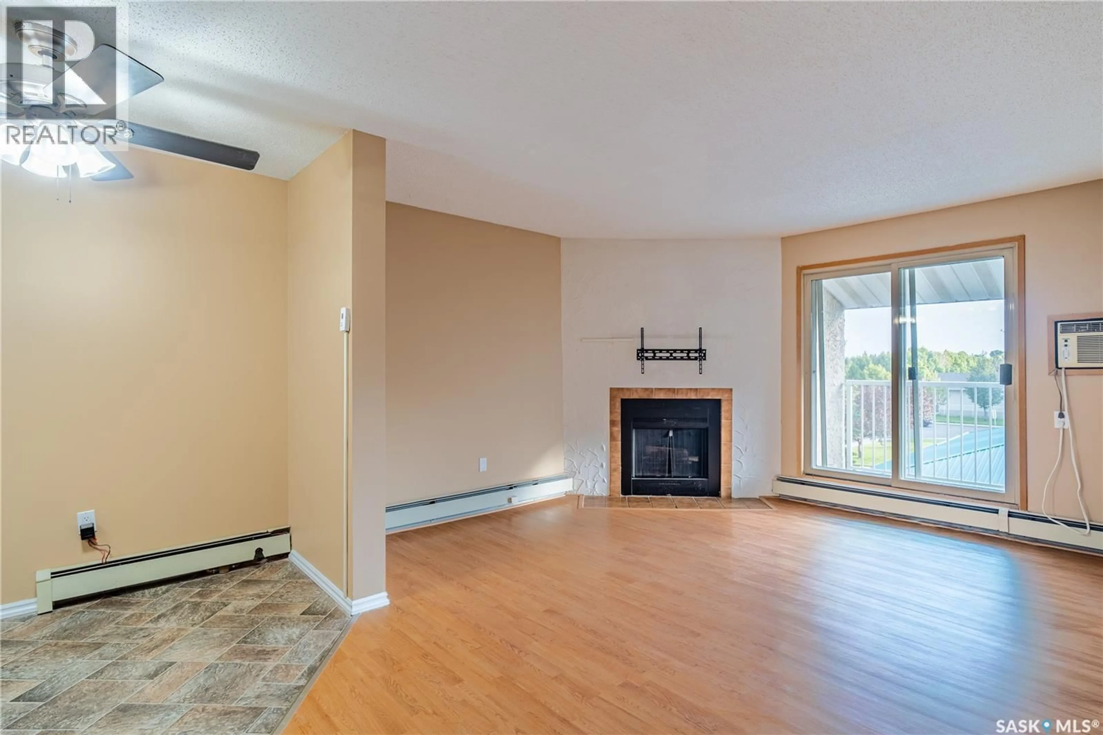 Unknown for 2410 - 418 HESELTINE ROAD, Regina Saskatchewan S4V1N9