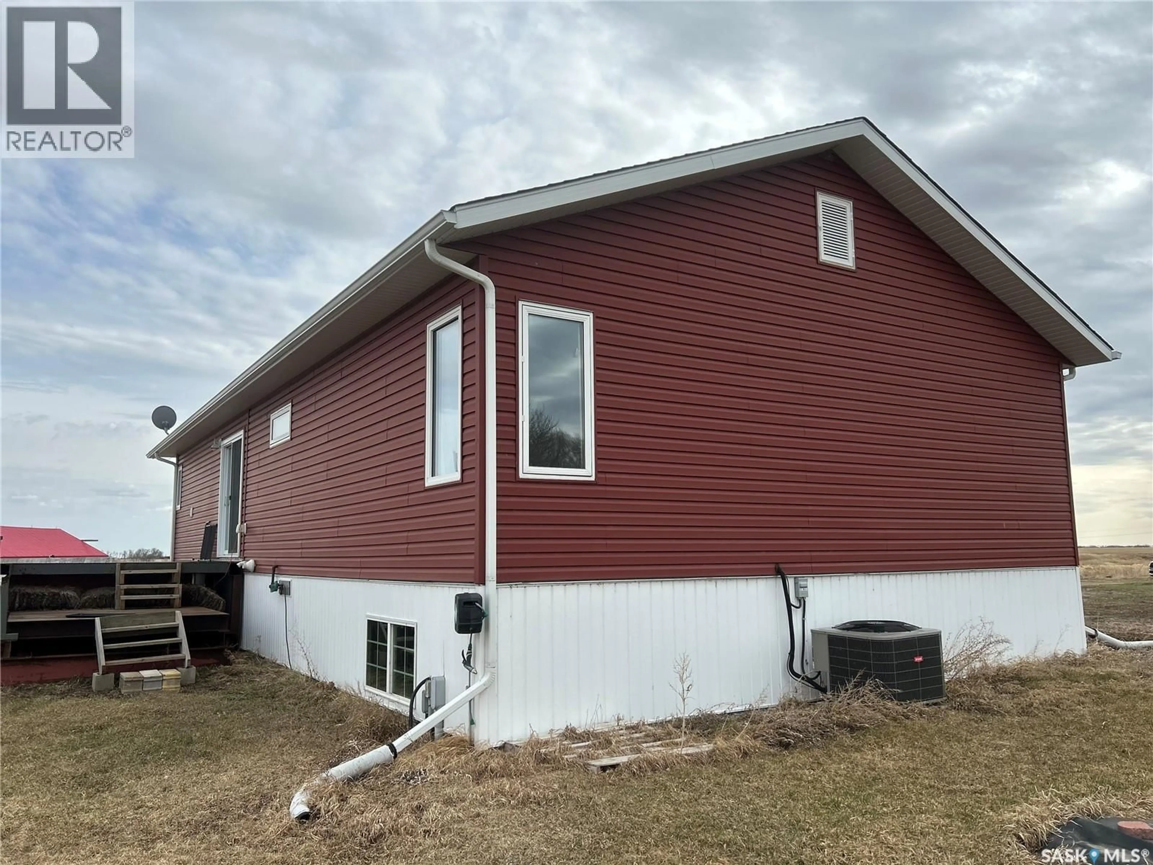 Home with vinyl exterior material, building for ACREAGE NE AIRPORT ROAD, Estevan Saskatchewan S4A2H7