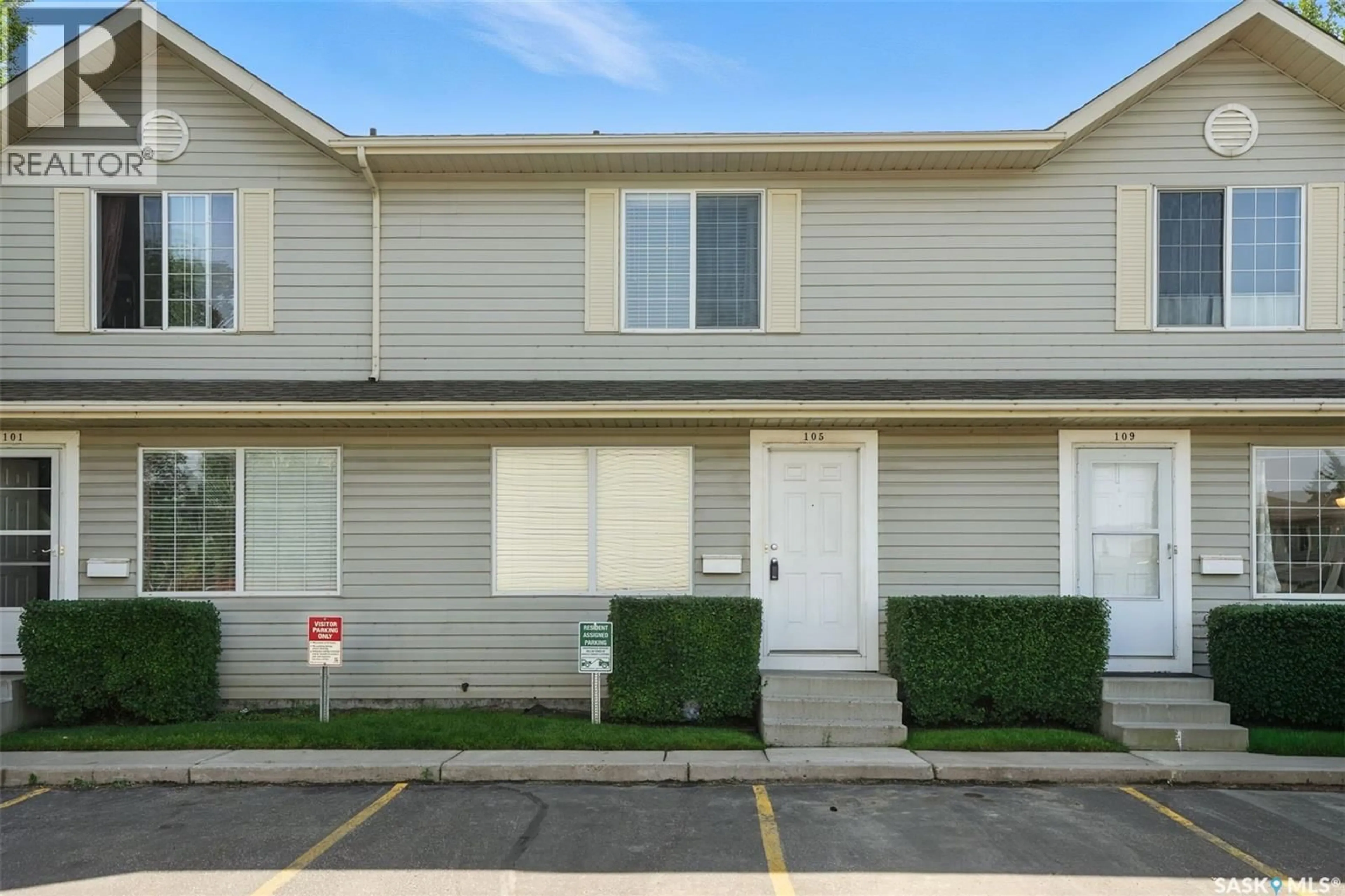 Home with vinyl exterior material, street for 815 - 105 KRISTJANSON ROAD, Saskatoon Saskatchewan S7S1M6
