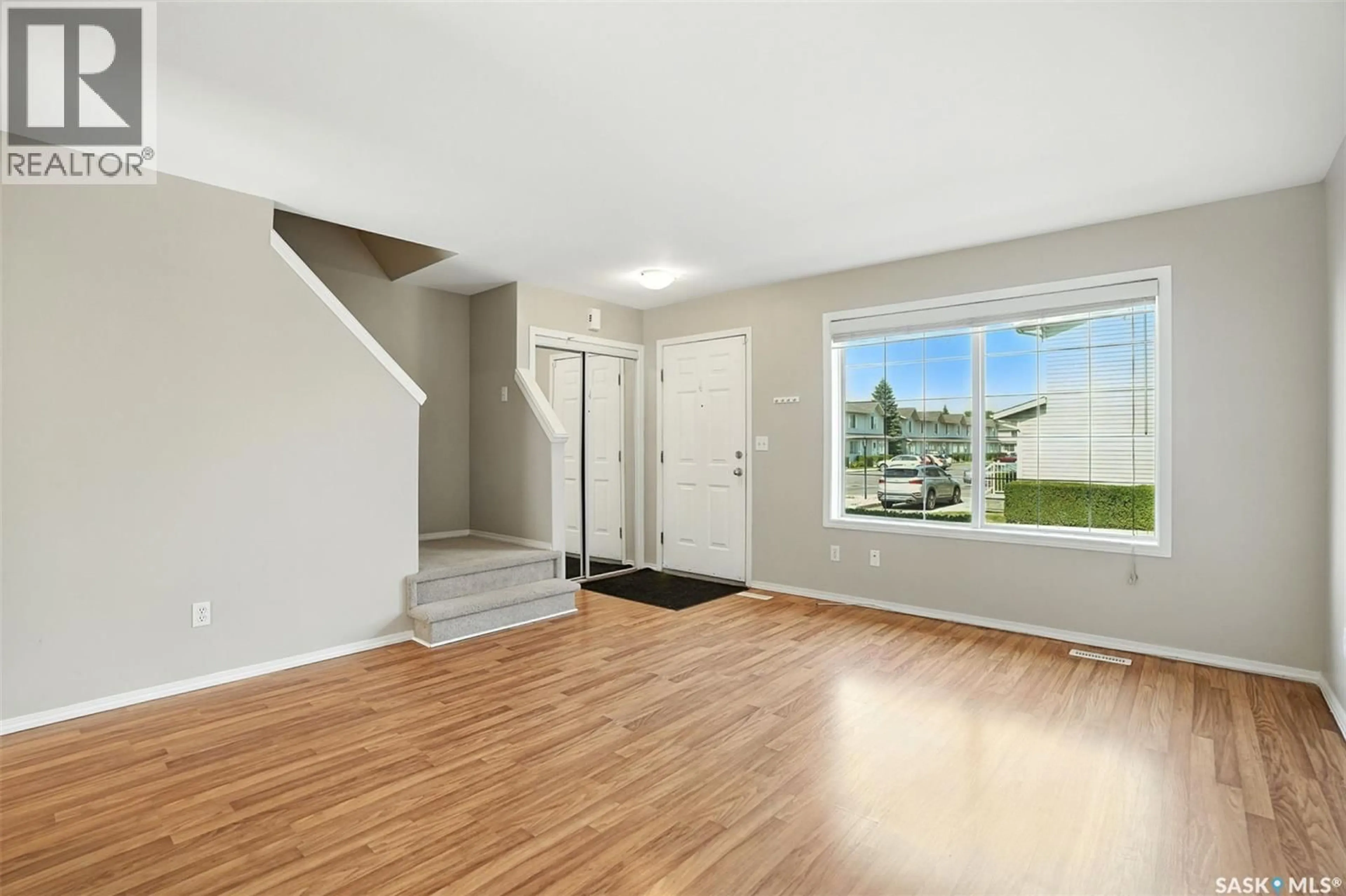 Indoor entryway for 815 - 105 KRISTJANSON ROAD, Saskatoon Saskatchewan S7S1M6