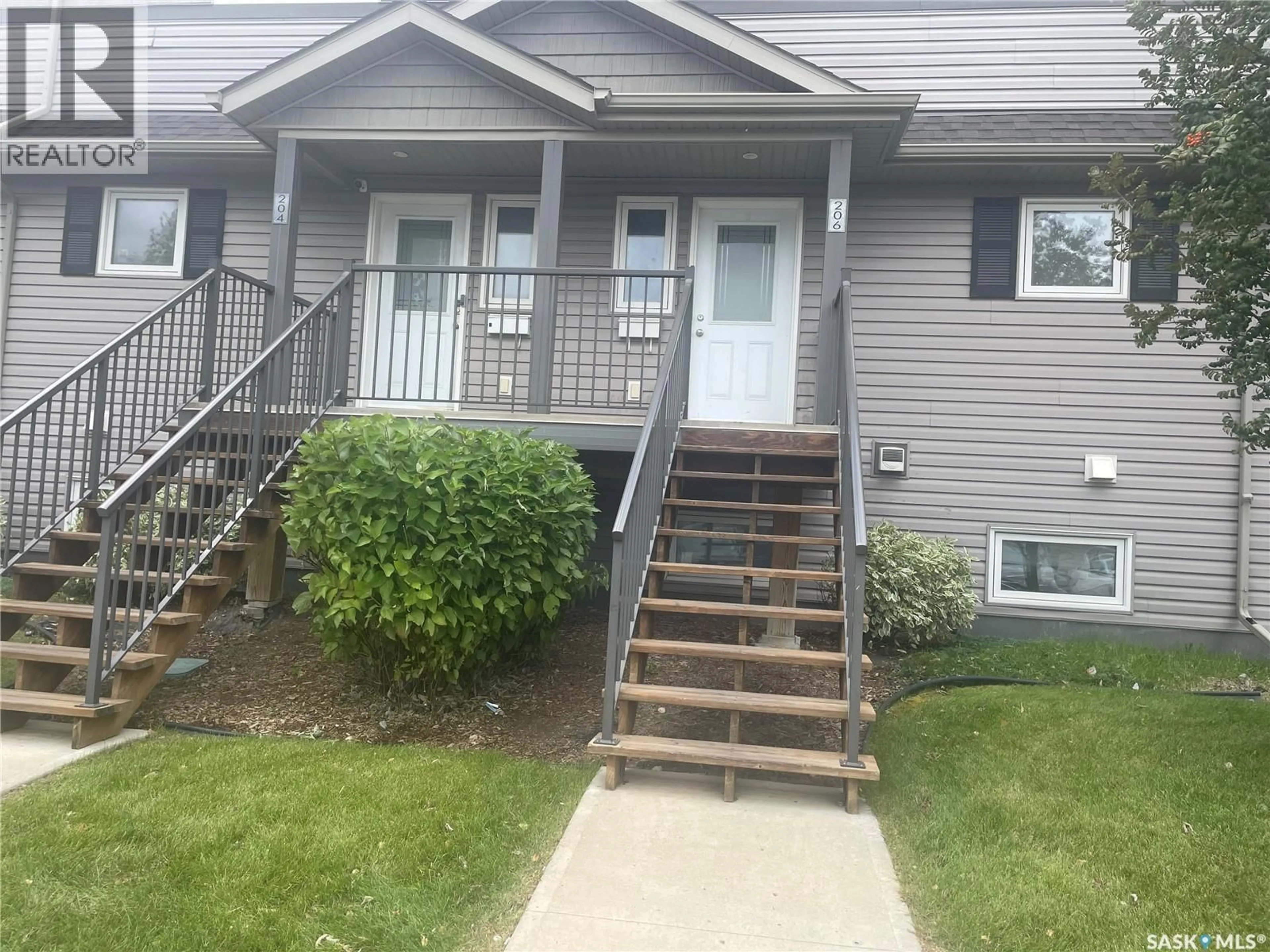 Home with vinyl exterior material, street for 206 - 1303 RICHARDSON ROAD, Saskatoon Saskatchewan S7R0L1