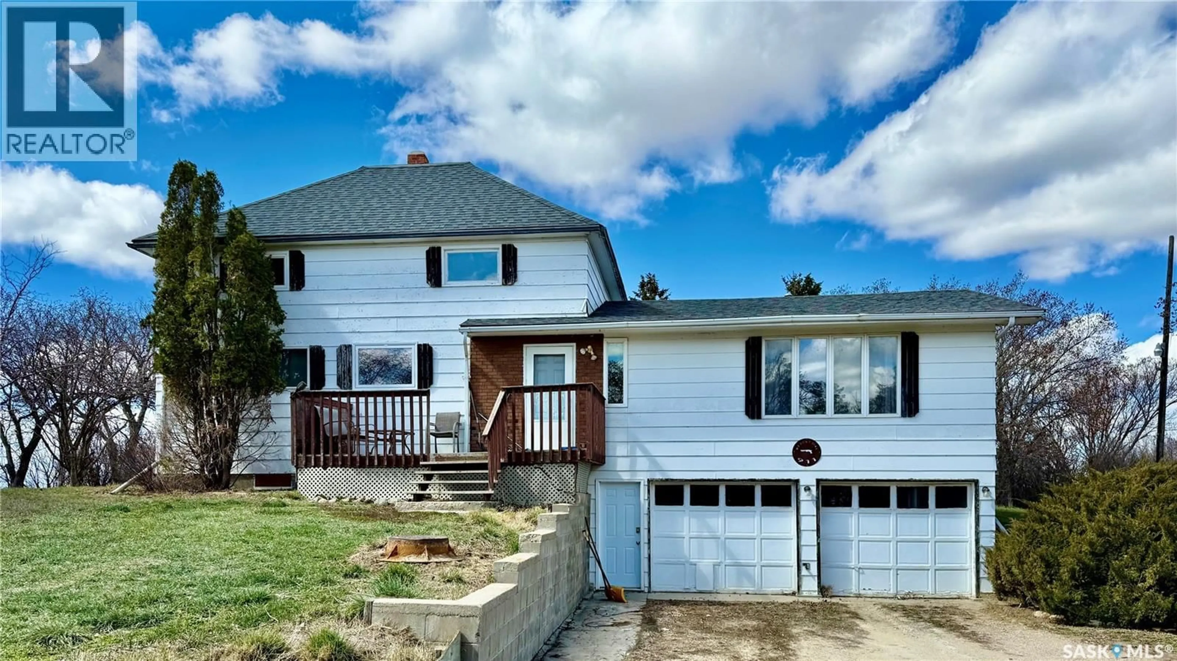 Home with vinyl exterior material, street for RM OF SASKATCHEWAN LANDING ACREAGE, Saskatchewan Landing Rm No.167 Saskatchewan S9H3P7