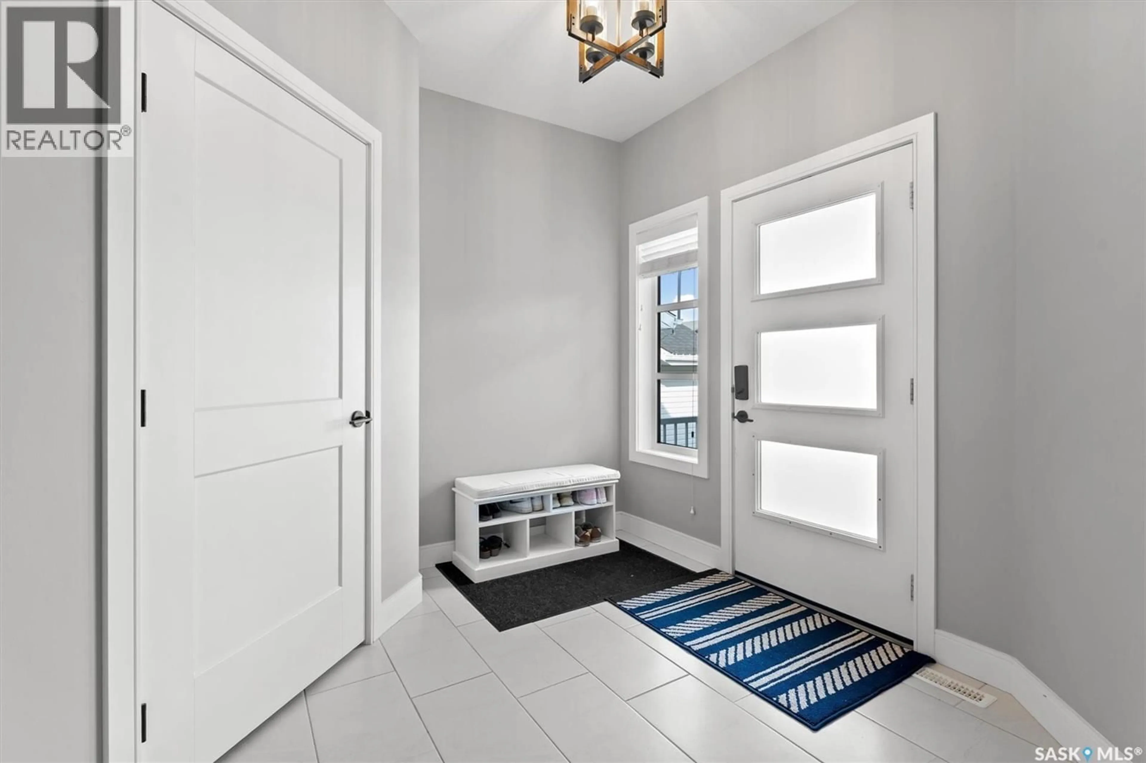Indoor entryway for 858 CHILDERS RISE, Saskatoon Saskatchewan S7L6T9