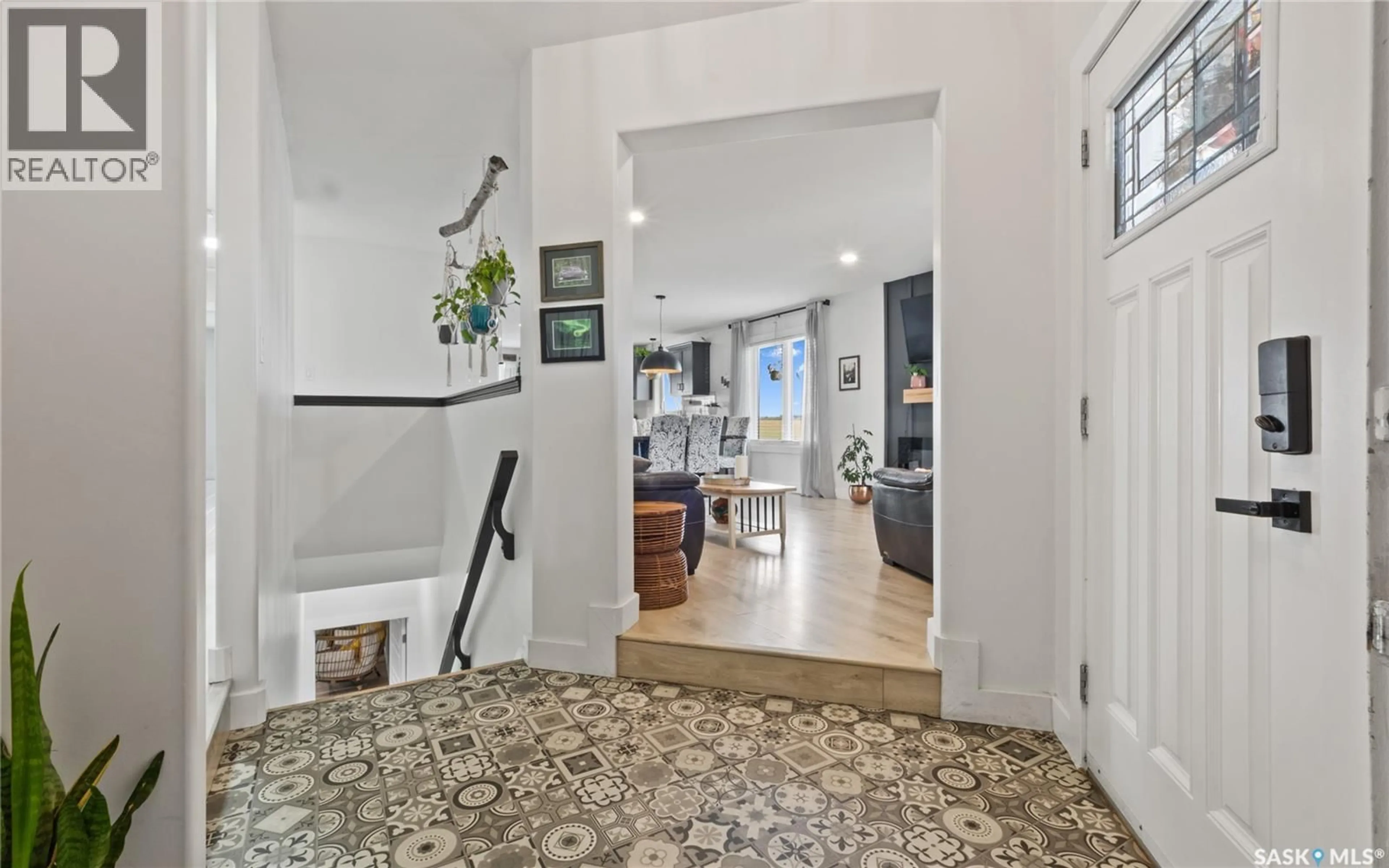 Indoor entryway for 100 DIEFENBAKER AVENUE, Hague Saskatchewan S0K1X0