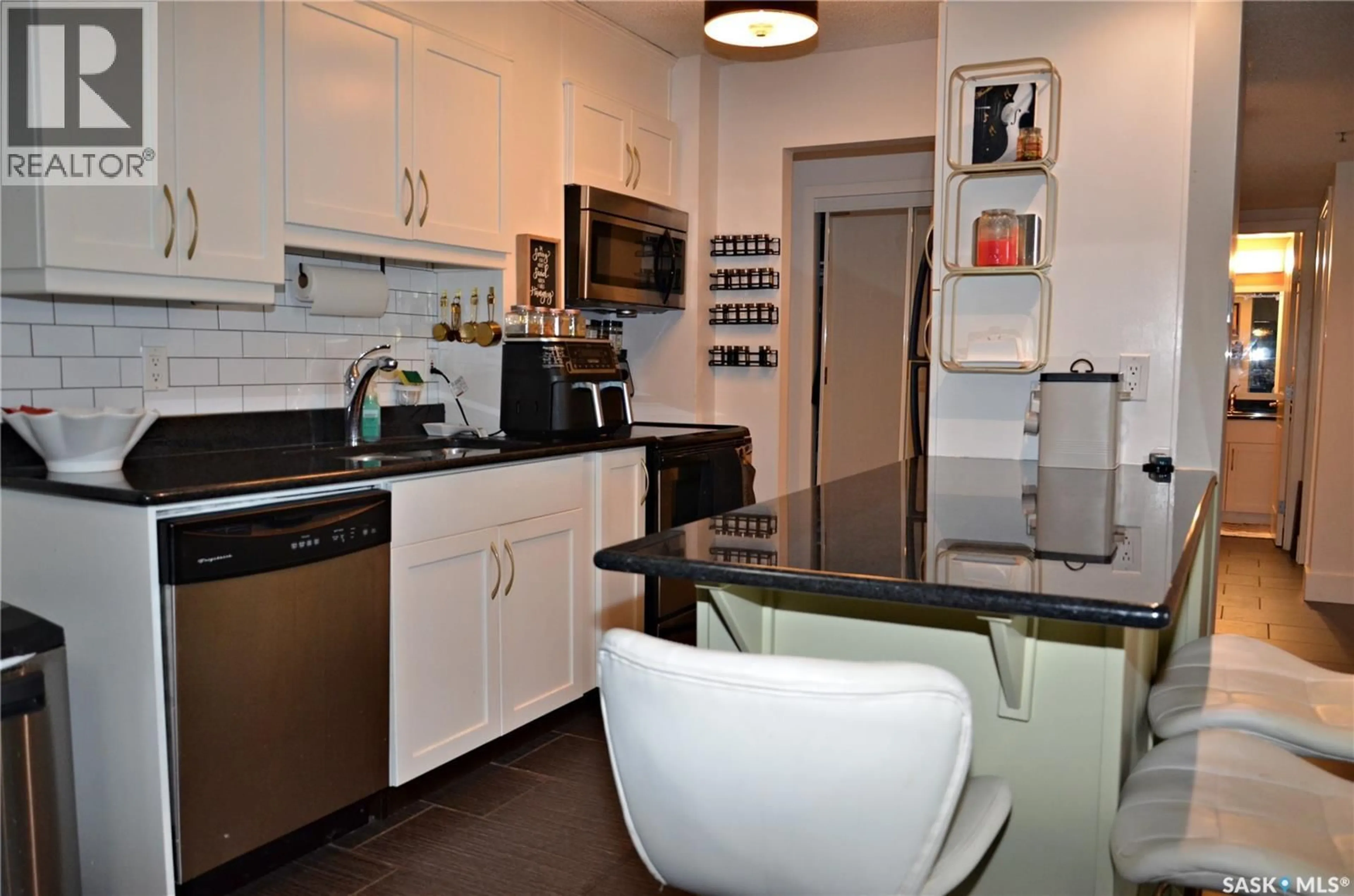 Unknown for 320 - 308 5TH AVENUE, Saskatoon Saskatchewan S7K2P5