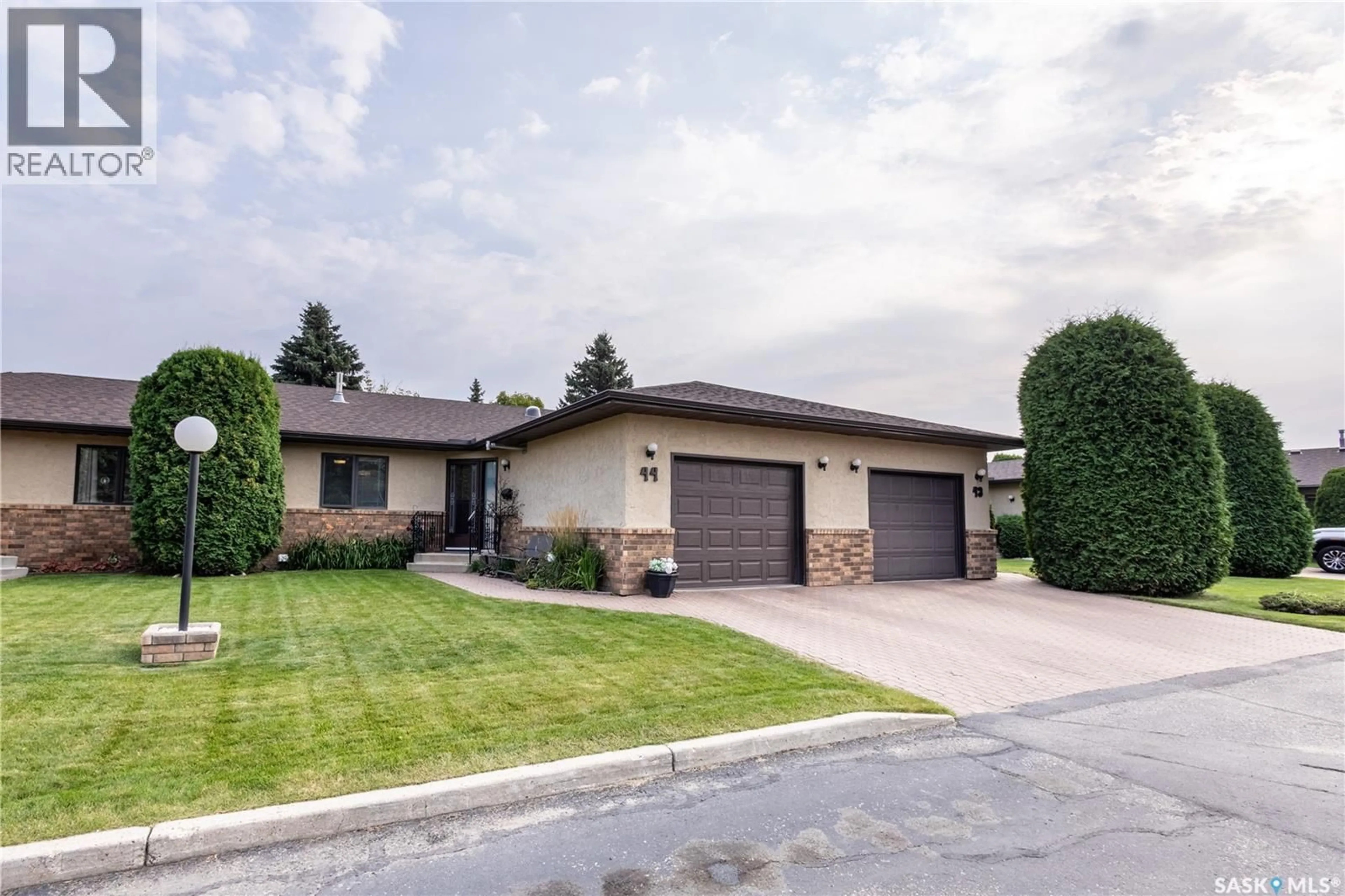 Home with vinyl exterior material, street for 44 3415 CALDER CRESCENT, Saskatoon Saskatchewan S7J5A3