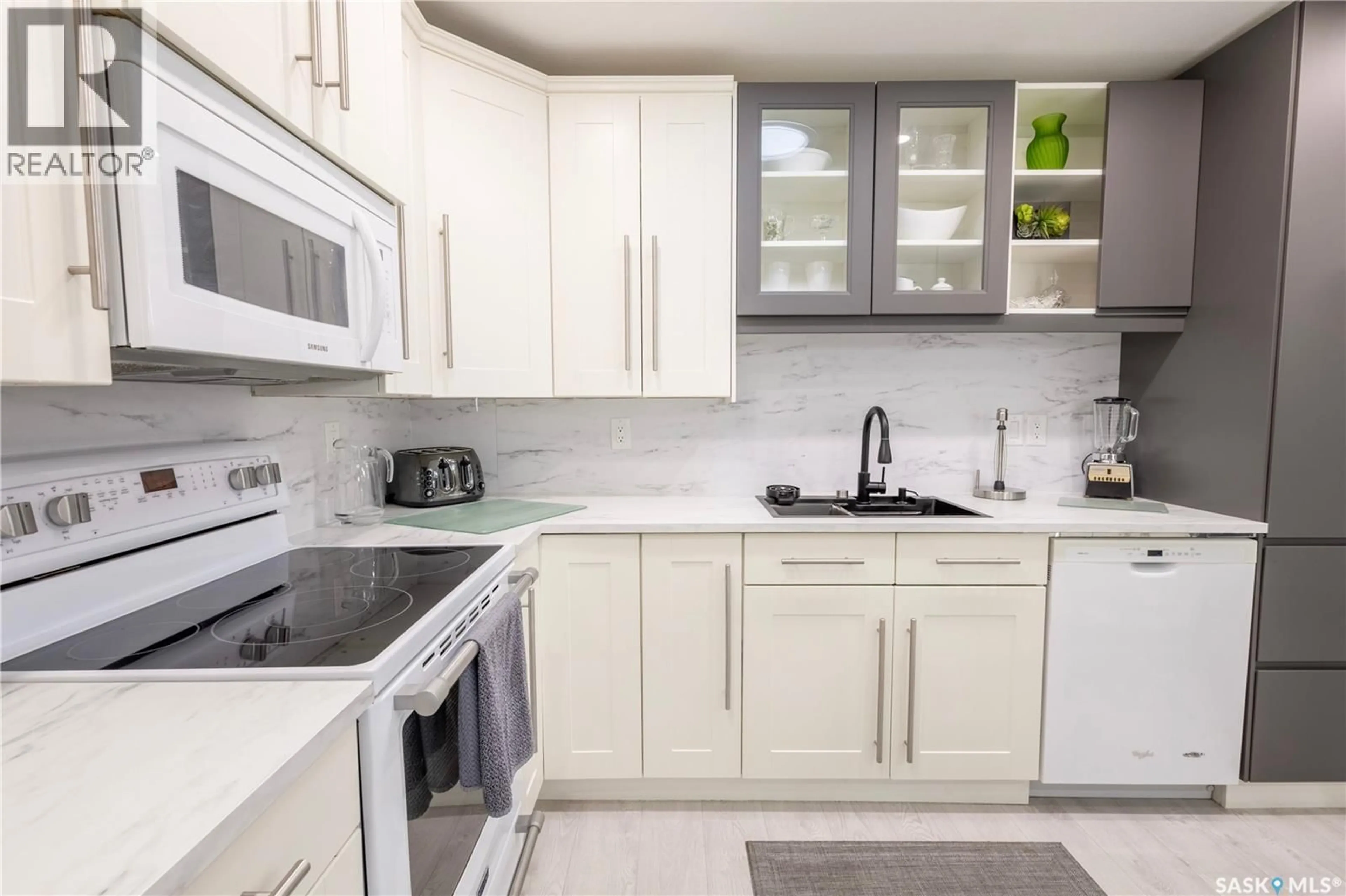 Standard kitchen, ceramic/tile floor for 44 3415 CALDER CRESCENT, Saskatoon Saskatchewan S7J5A3