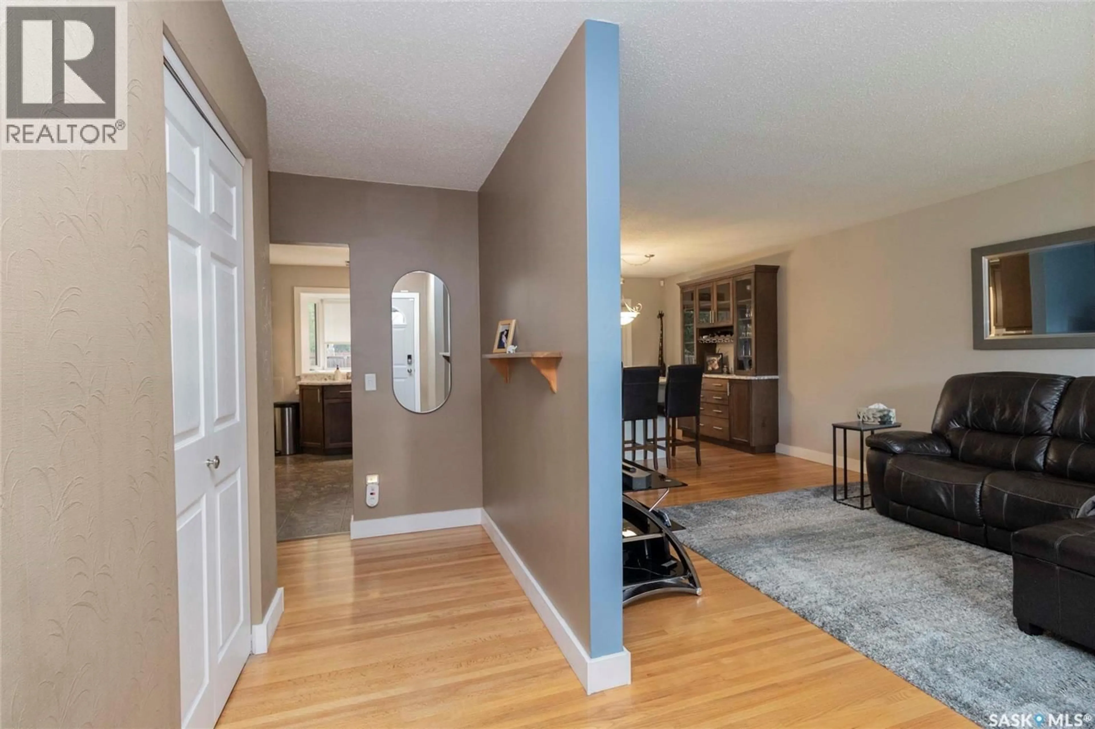 Indoor entryway for 1801 MORGAN AVENUE, Saskatoon Saskatchewan S7H2S2