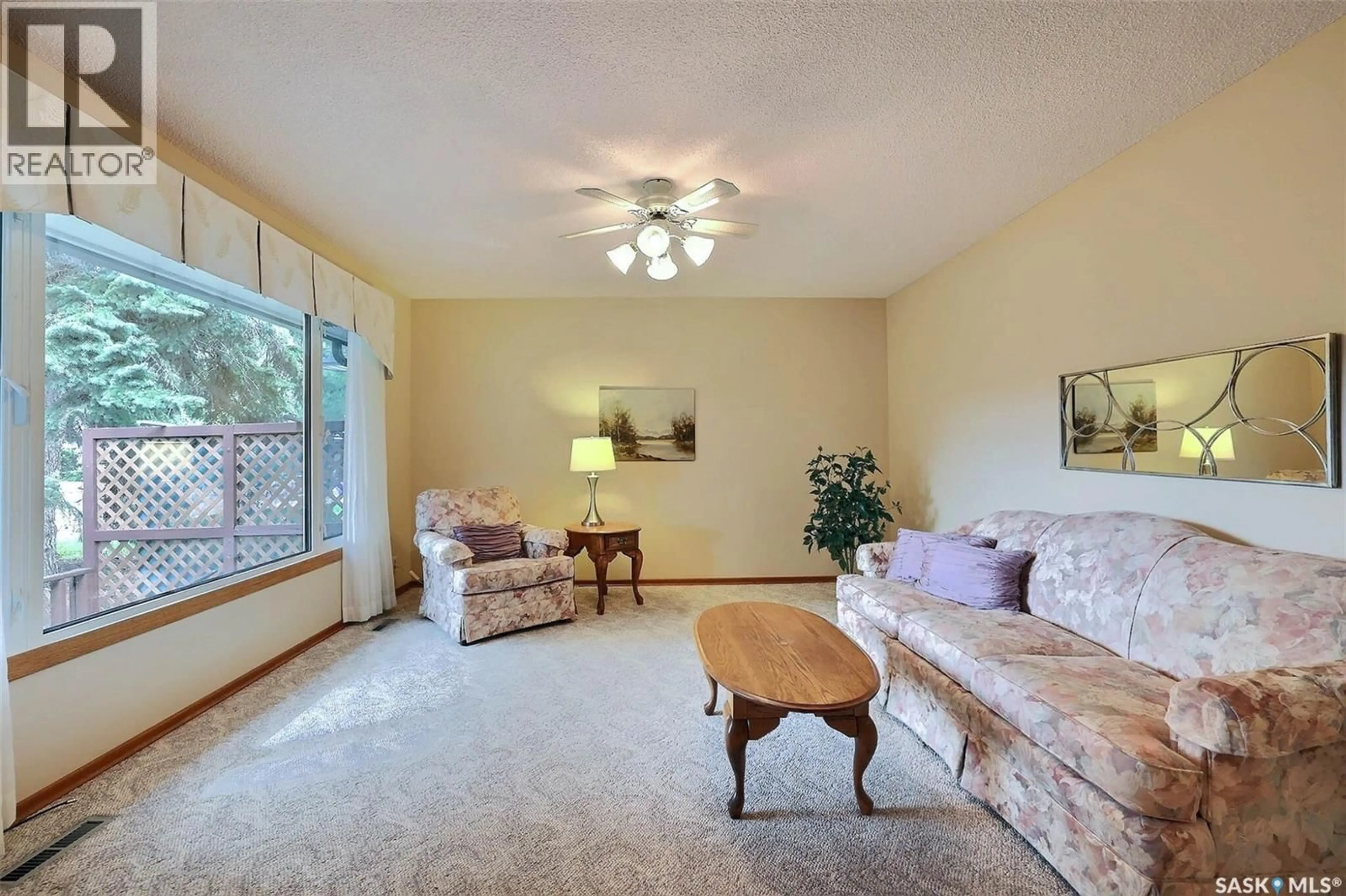 Living room with furniture, unknown for 212 SHANNON ROAD, Regina Saskatchewan S4S5H7