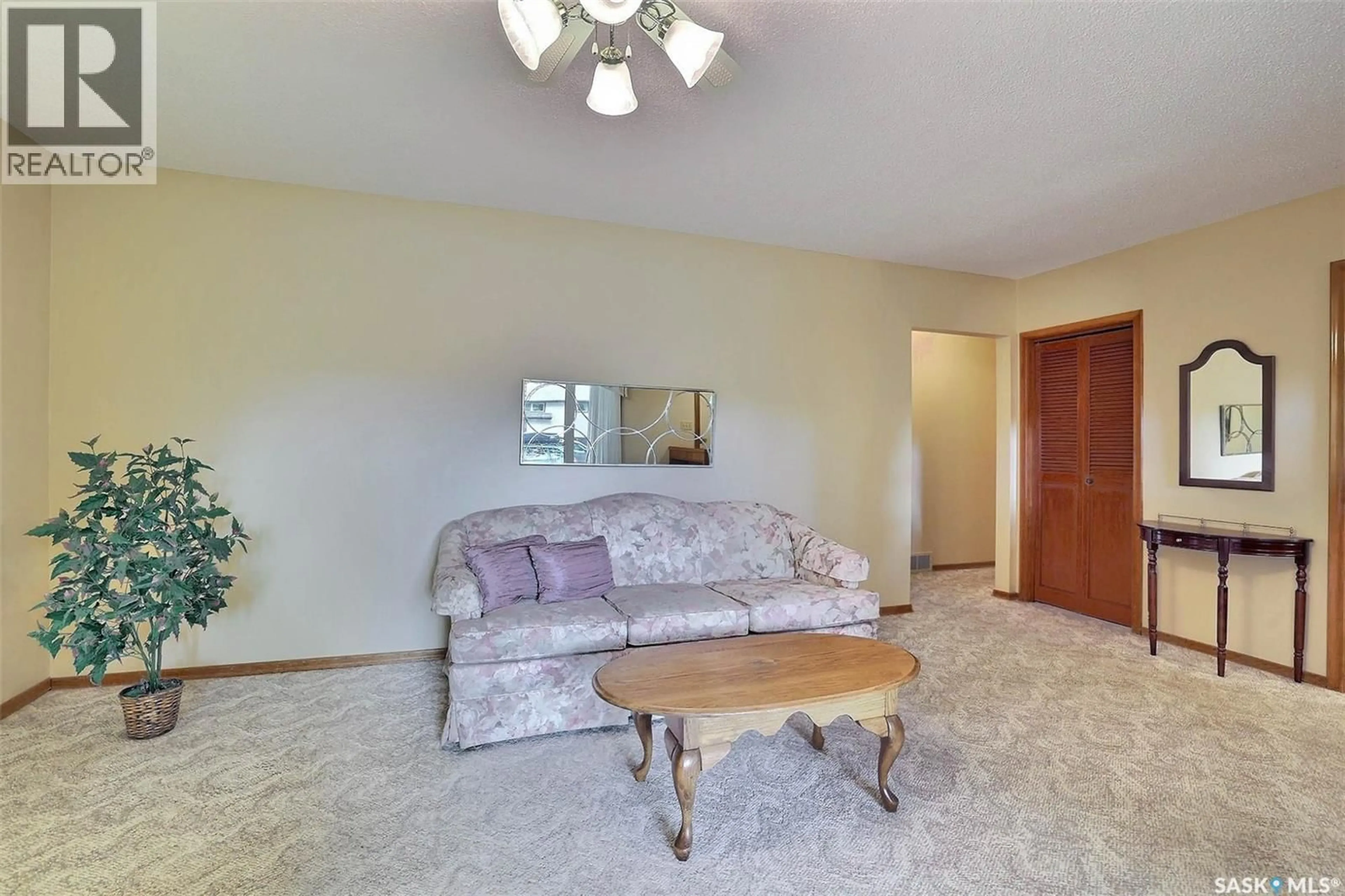 Living room with furniture, unknown for 212 SHANNON ROAD, Regina Saskatchewan S4S5H7