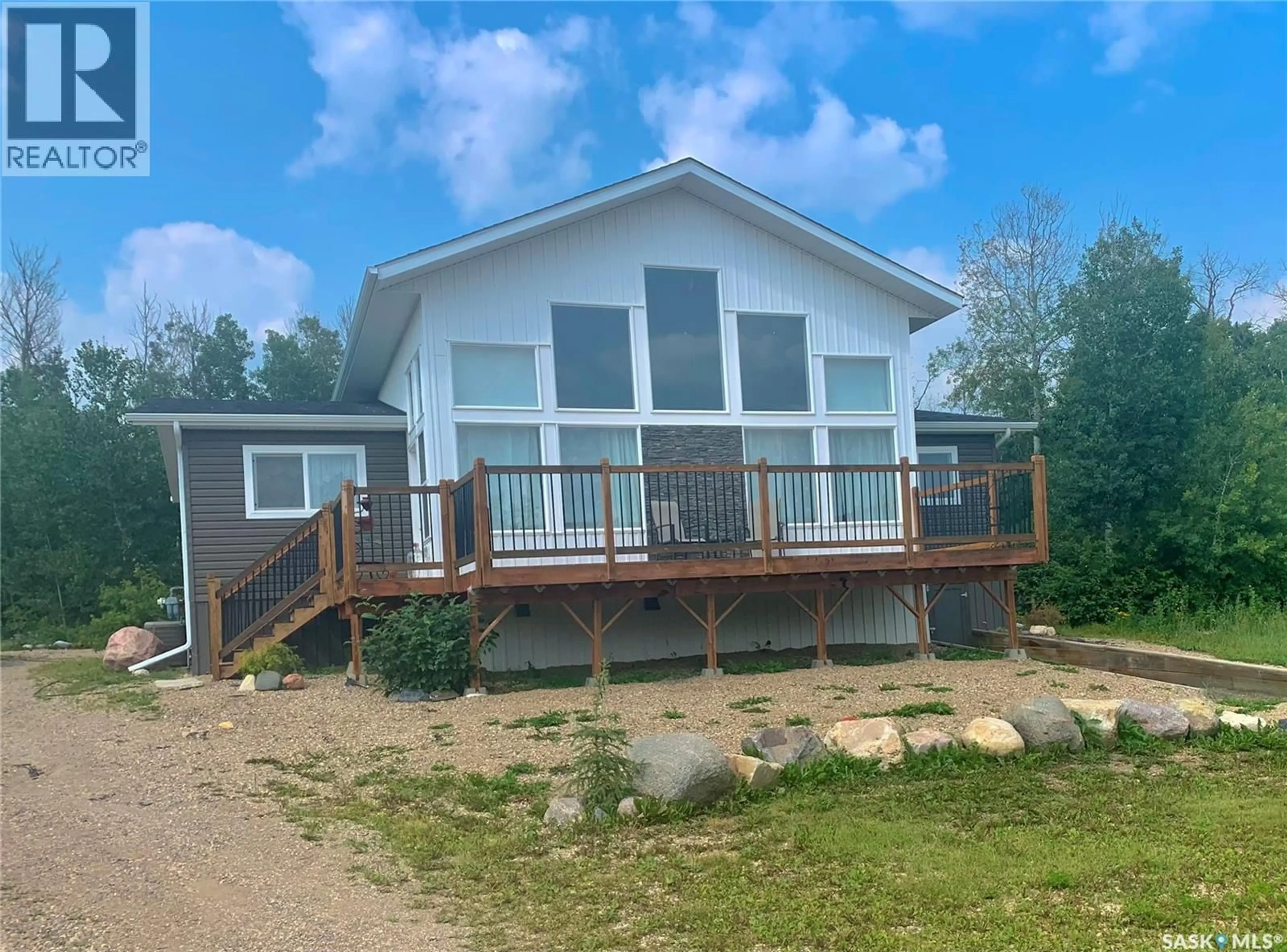 Home with vinyl exterior material, water/lake/river/ocean view for 49 LAKESHORE DRIVE, Invergordon Rm No. 430 Saskatchewan S0K1A0