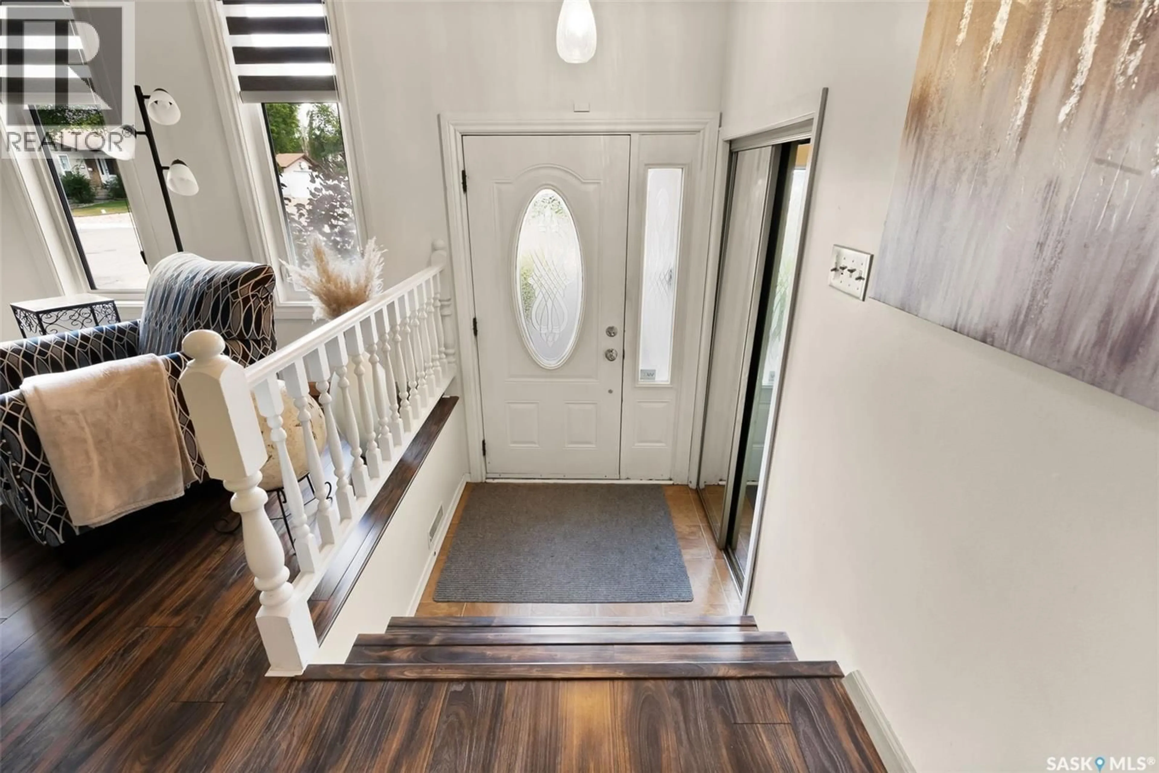 Indoor entryway for 7215 CLIPSHAM AVENUE, Regina Saskatchewan S4X2S9