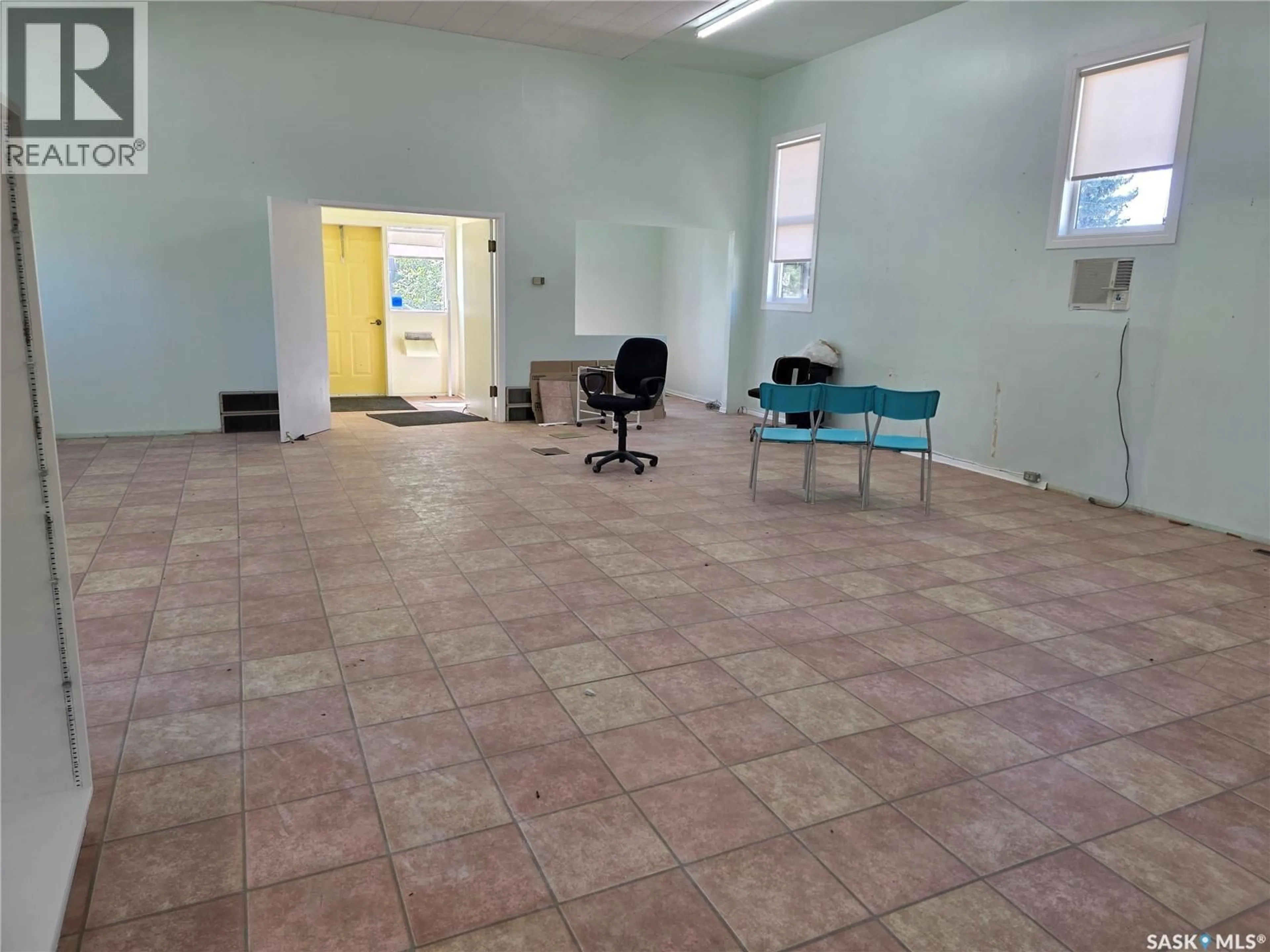 A pic of a room for 402 MINTO STREET, Elbow Saskatchewan S0H1J0