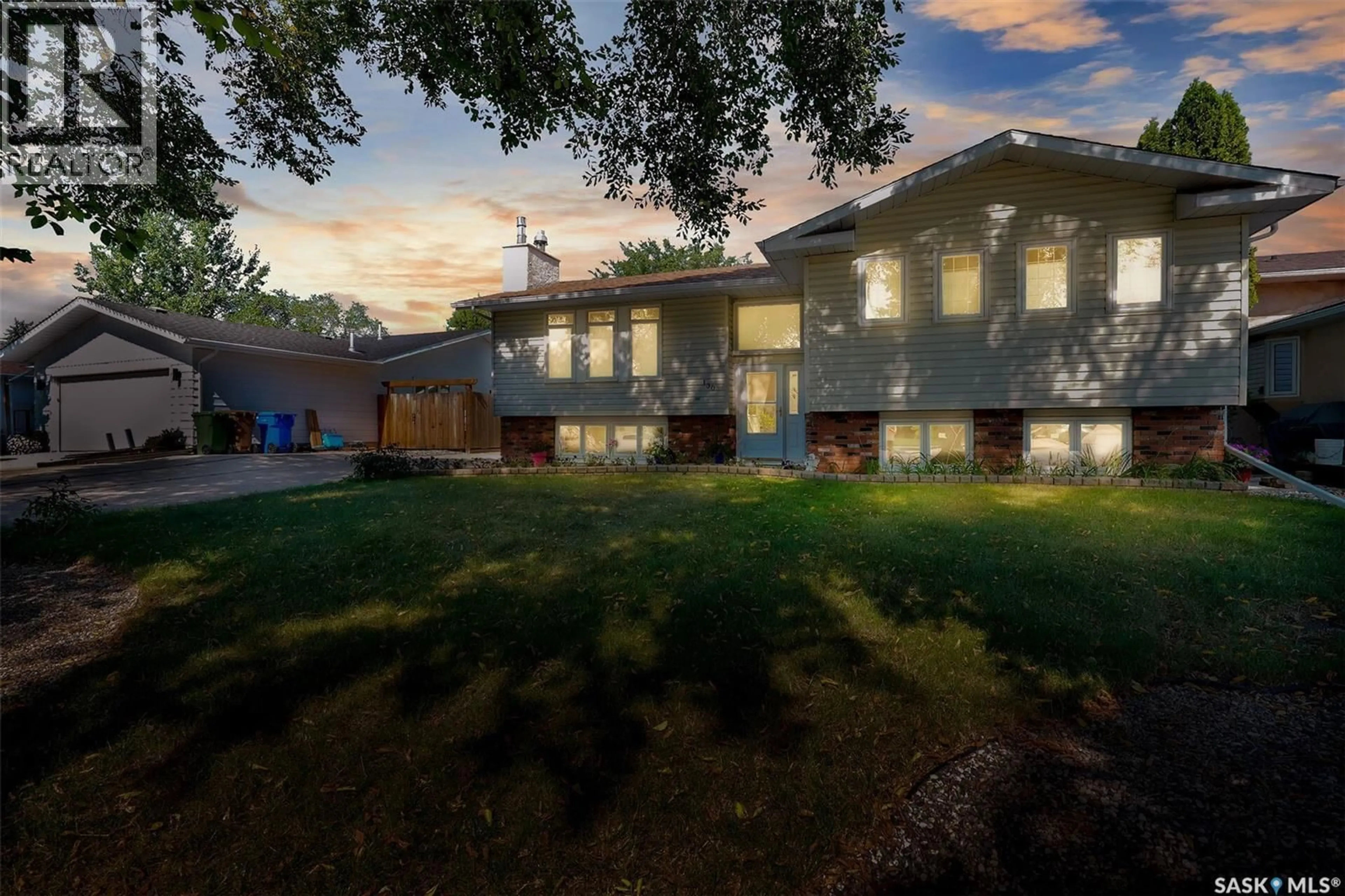 A pic from outside/outdoor area/front of a property/back of a property/a pic from drone, unknown for 130 LAVAL DRIVE, Regina Saskatchewan S4V0B3