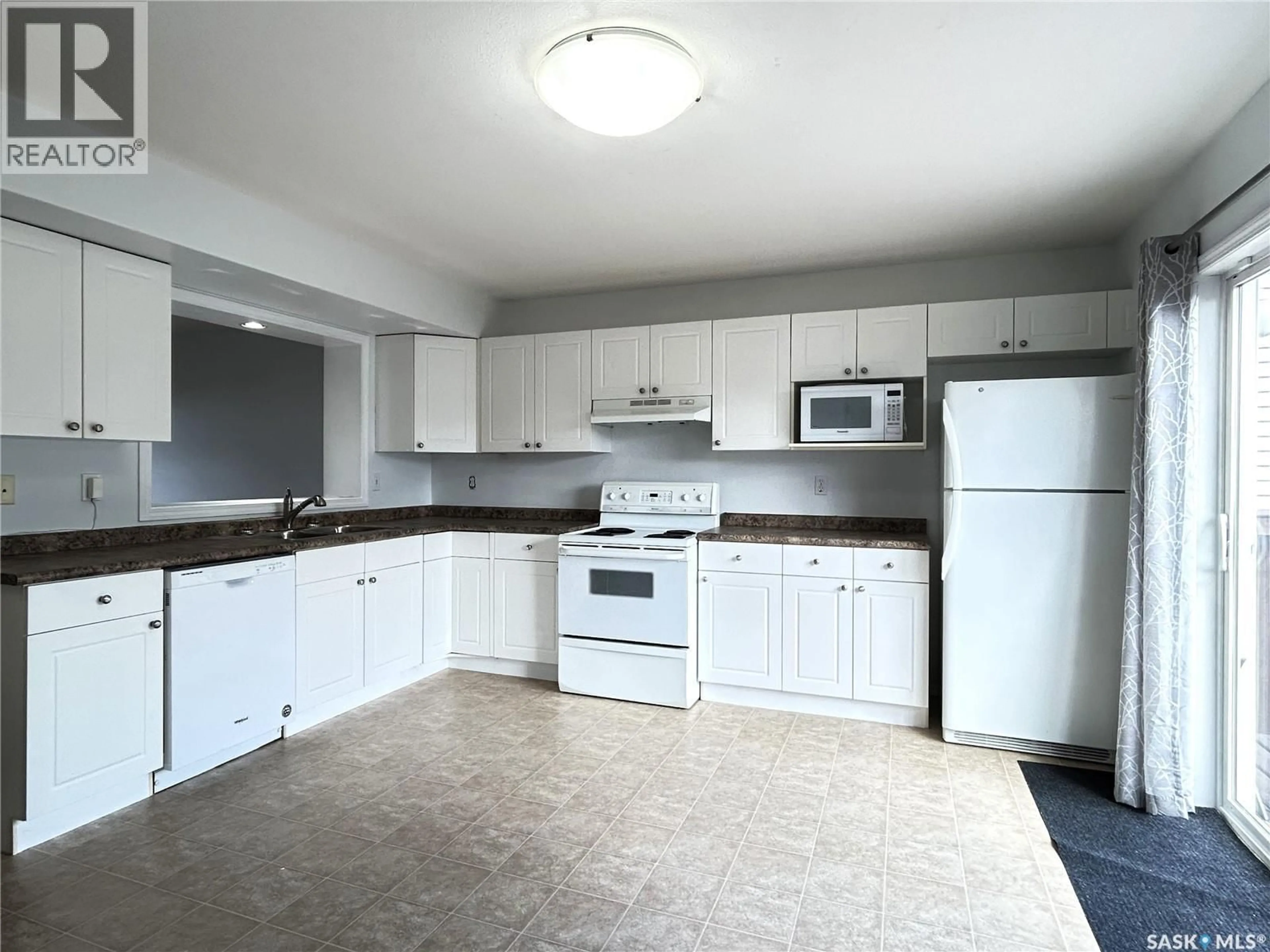 Standard kitchen, unknown for 462 RUTHERFORD CRESCENT, Saskatoon Saskatchewan S7N4X7