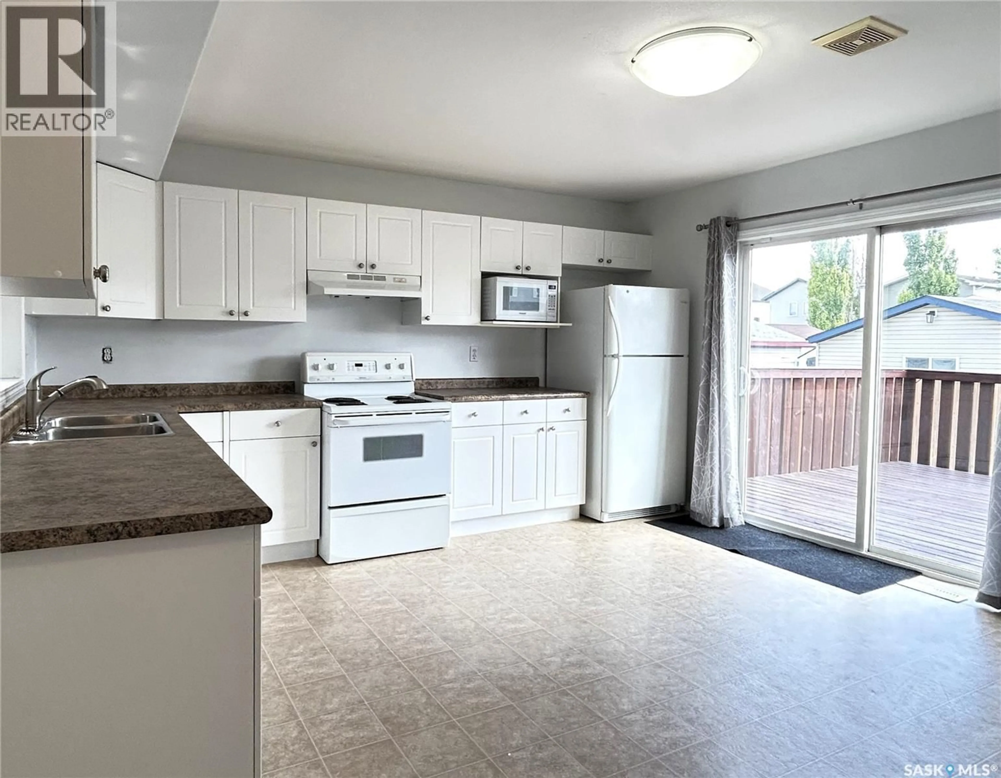 Standard kitchen, unknown for 462 RUTHERFORD CRESCENT, Saskatoon Saskatchewan S7N4X7