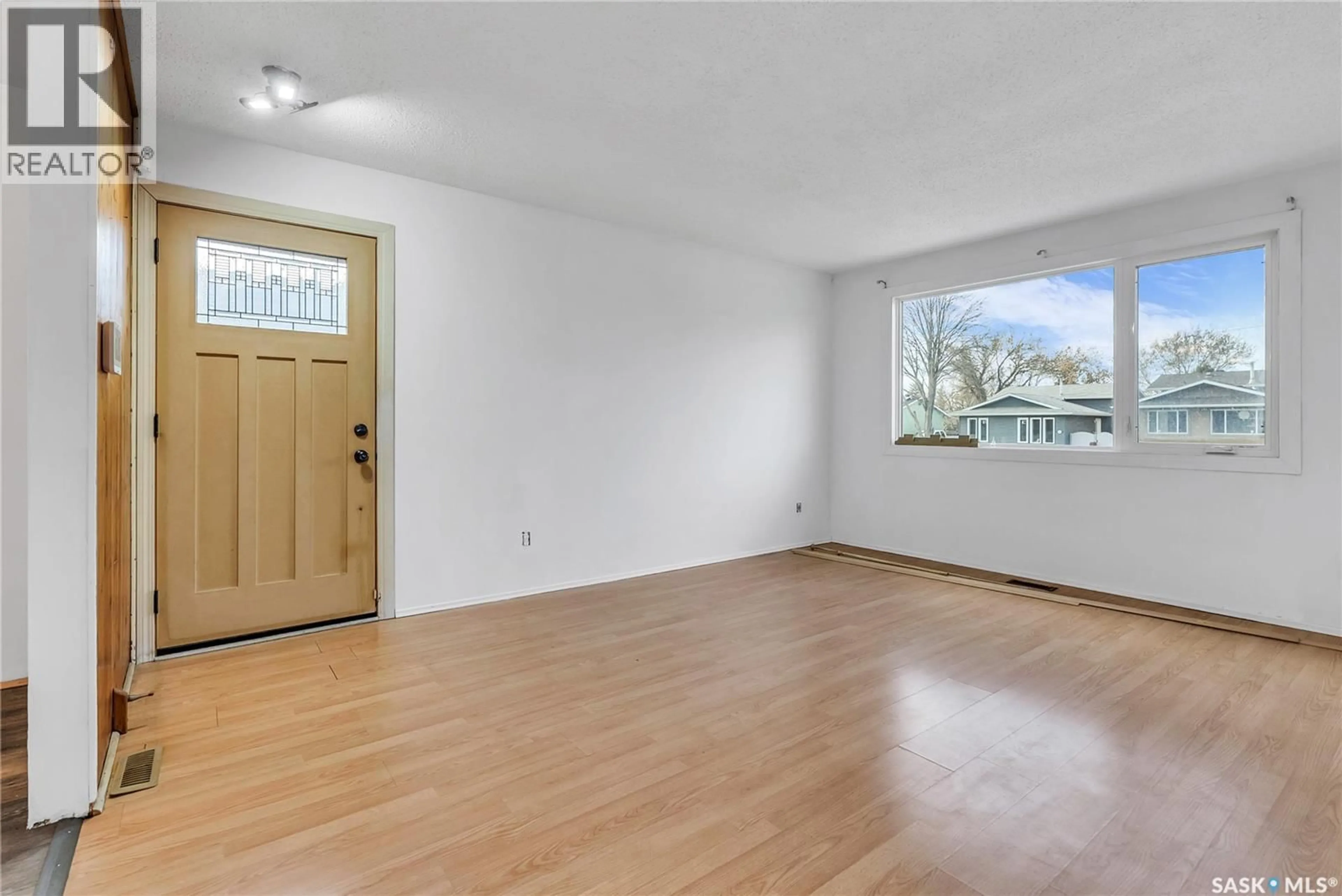 Unknown for 3205 33RD STREET, Saskatoon Saskatchewan S7L4R1