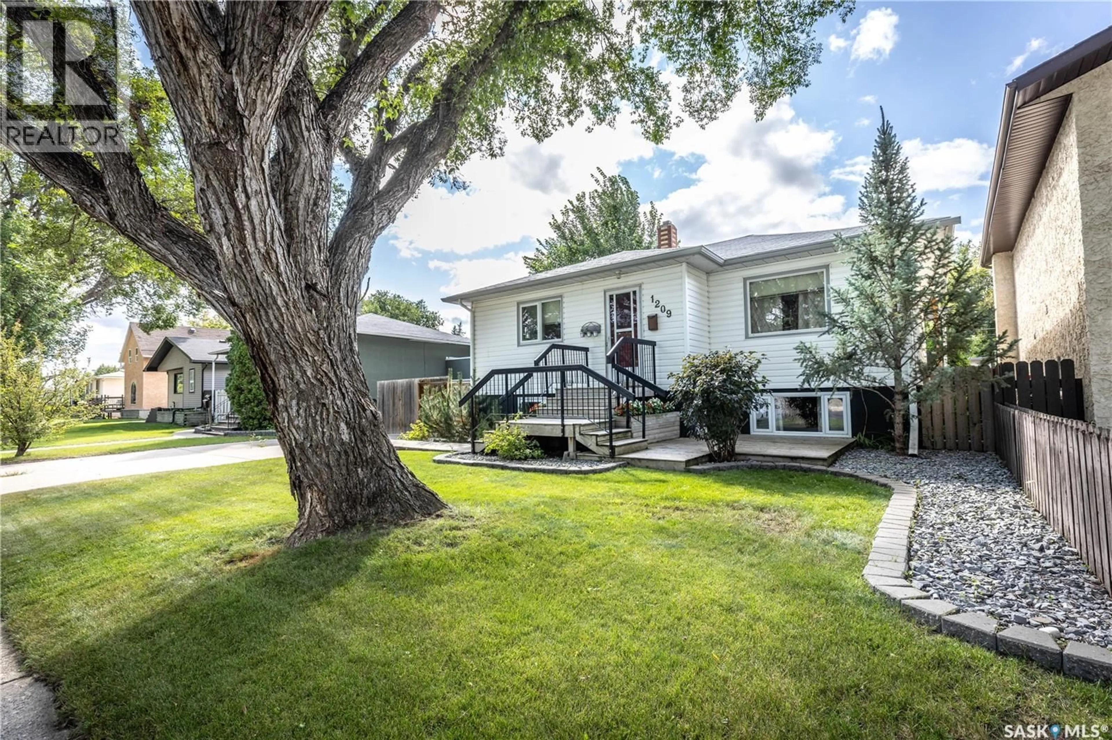 Unknown for 1209 L AVENUE S, Saskatoon Saskatchewan S7M2J9