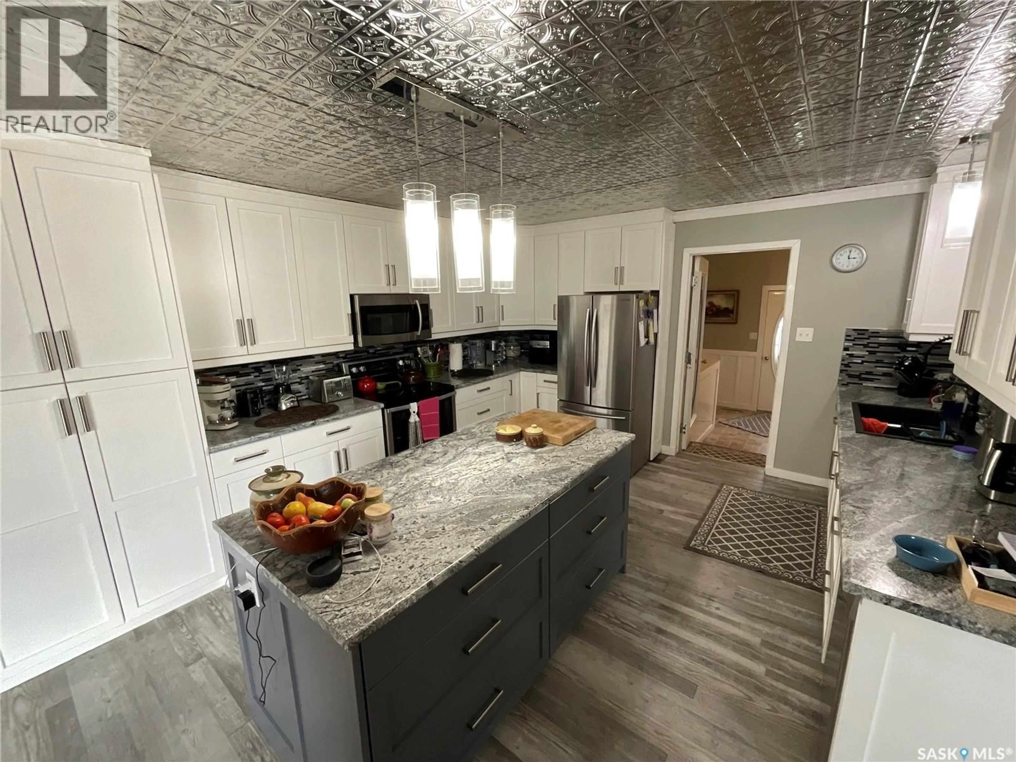 Open concept kitchen, unknown for S - 313 1ST STREET, Wakaw Saskatchewan S0K4P0
