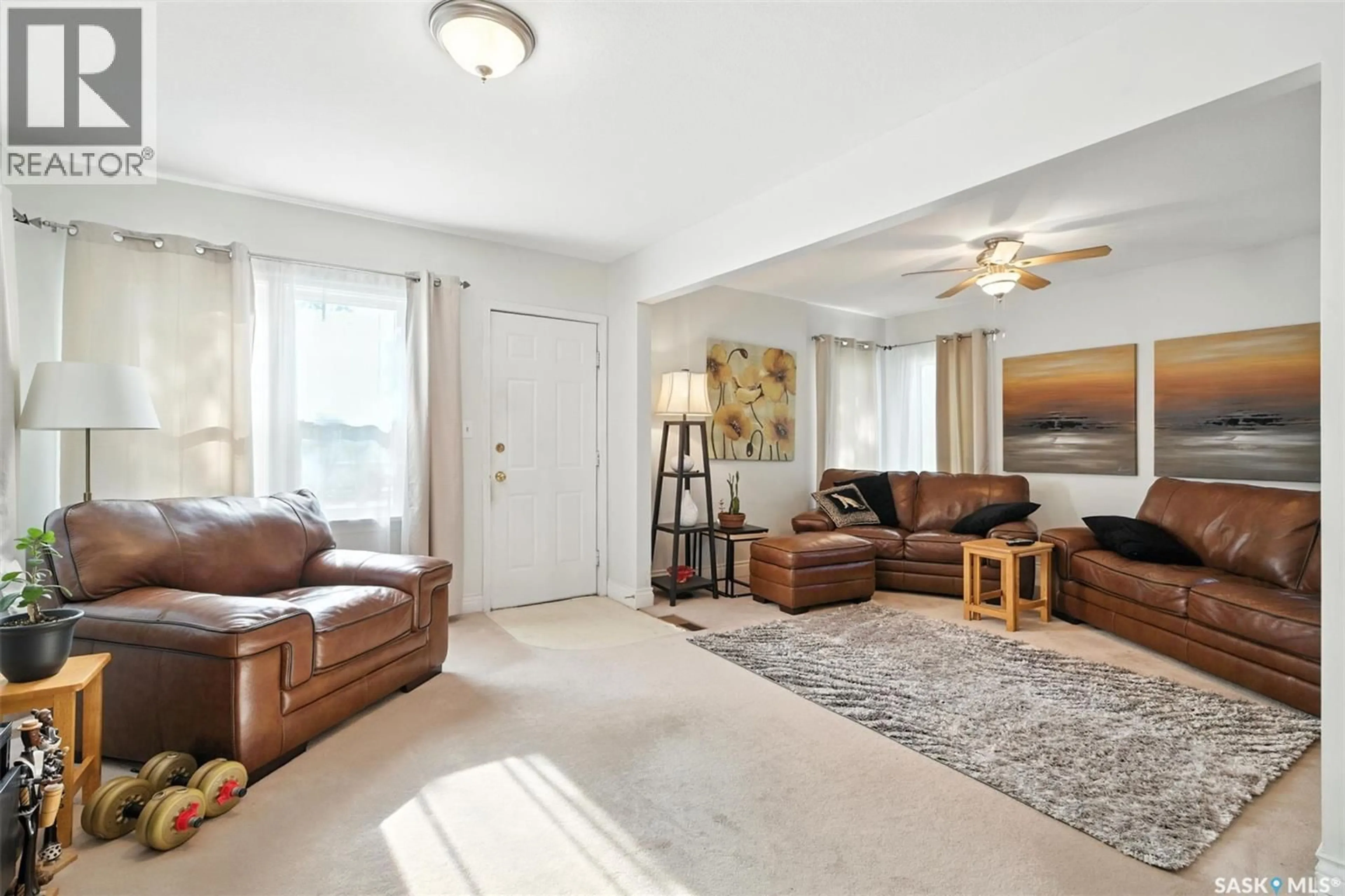 Living room with furniture, unknown for 1408 8TH AVENUE, Saskatoon Saskatchewan S7K2X7