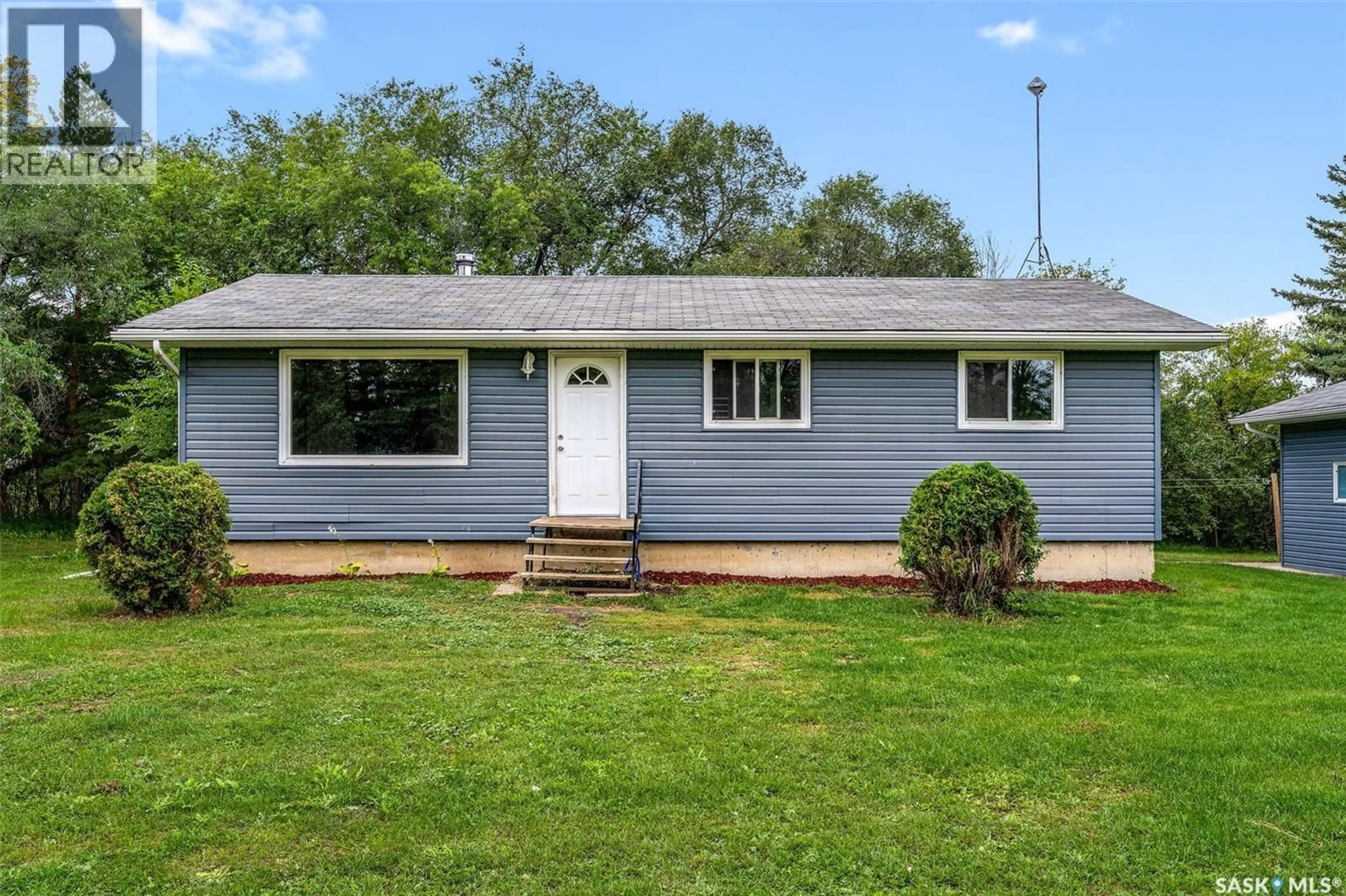 Home with vinyl exterior material, unknown for KINISTINO ACREAGE, Kinistino Rm No. 459 Saskatchewan S0J1H0
