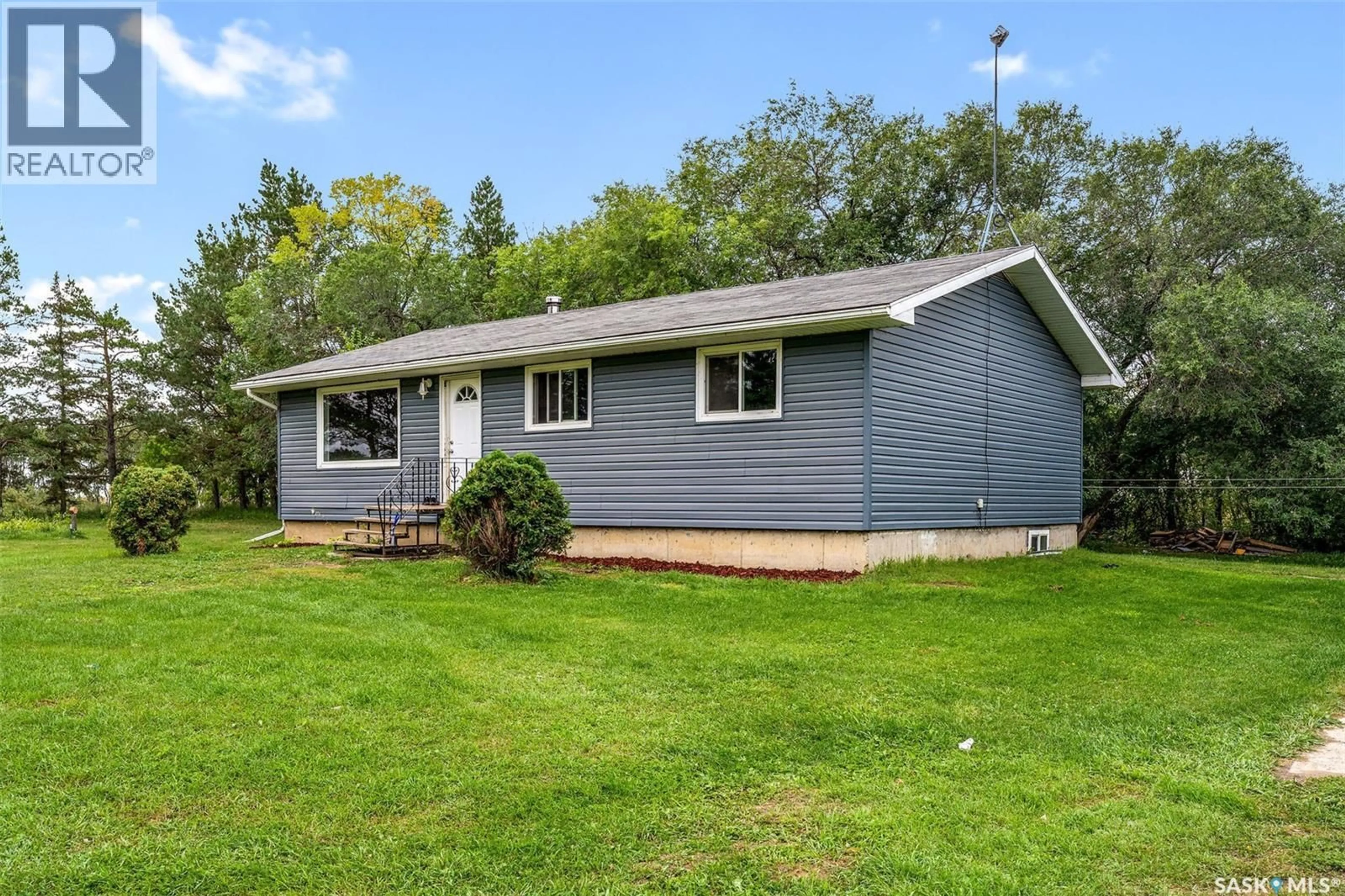 Home with vinyl exterior material, unknown for KINISTINO ACREAGE, Kinistino Rm No. 459 Saskatchewan S0J1H0