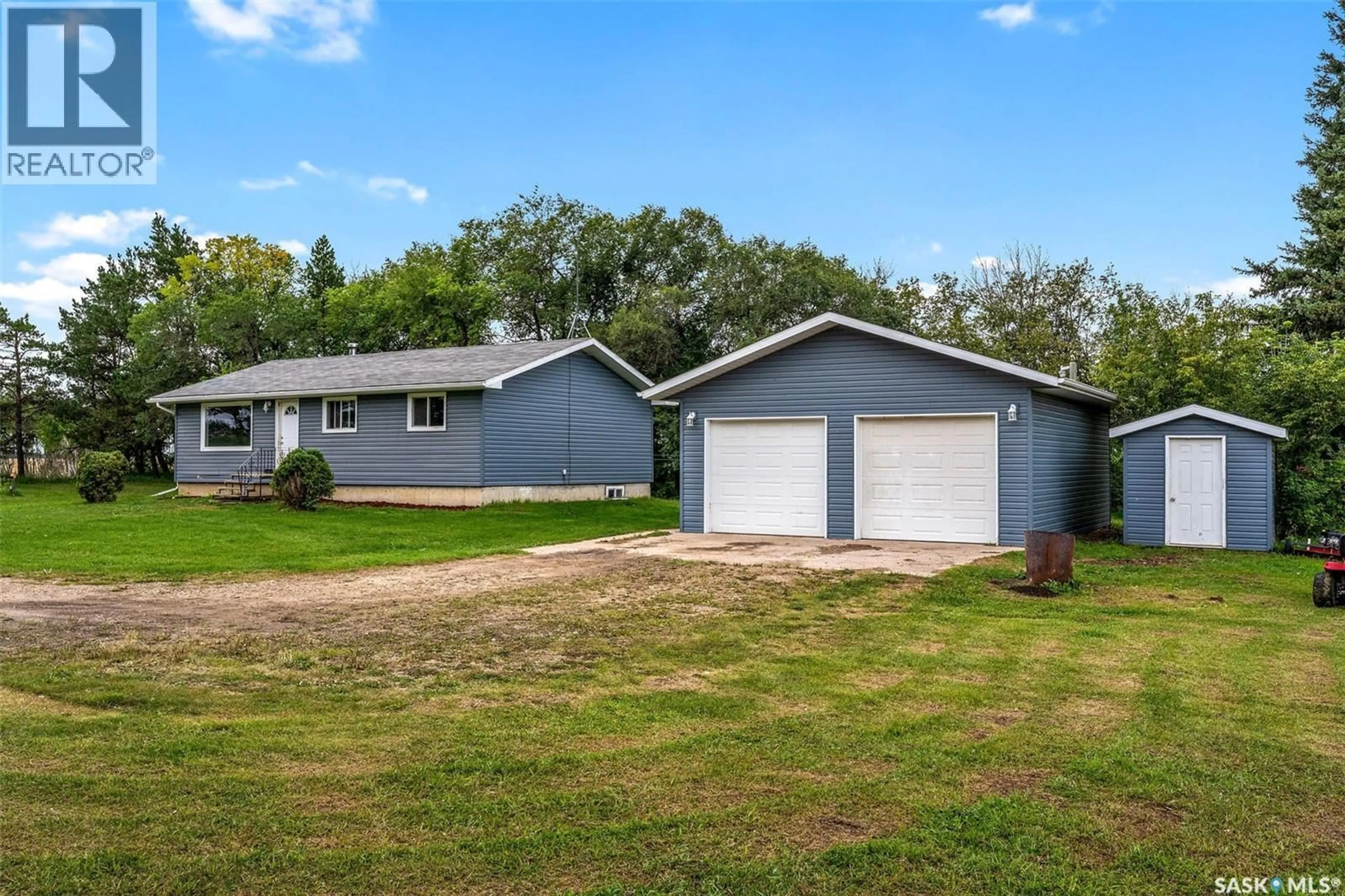 Home with vinyl exterior material, unknown for KINISTINO ACREAGE, Kinistino Rm No. 459 Saskatchewan S0J1H0