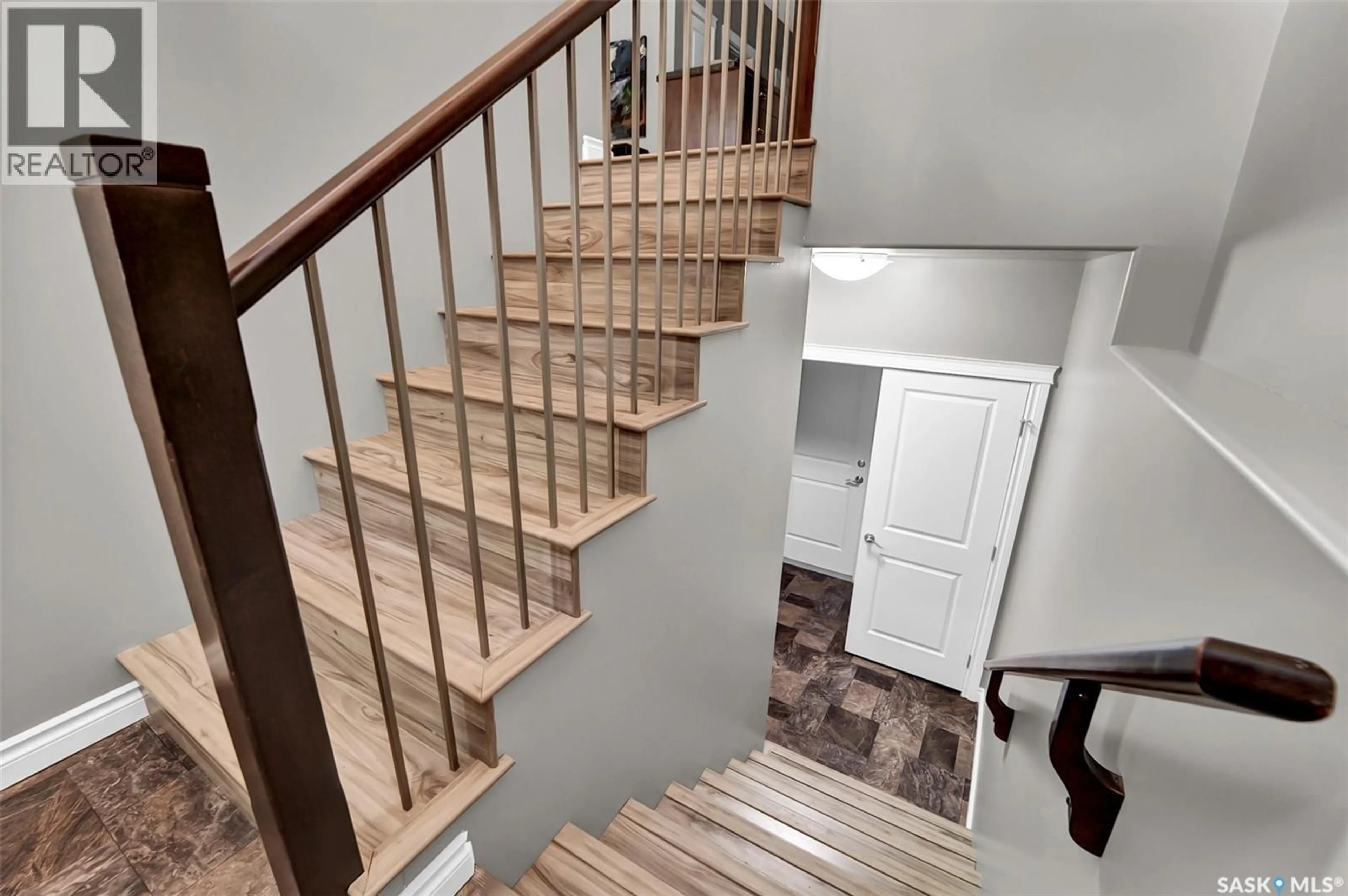 Stairs for 2226 ST PATRICK AVENUE, Saskatoon Saskatchewan S7M0K6