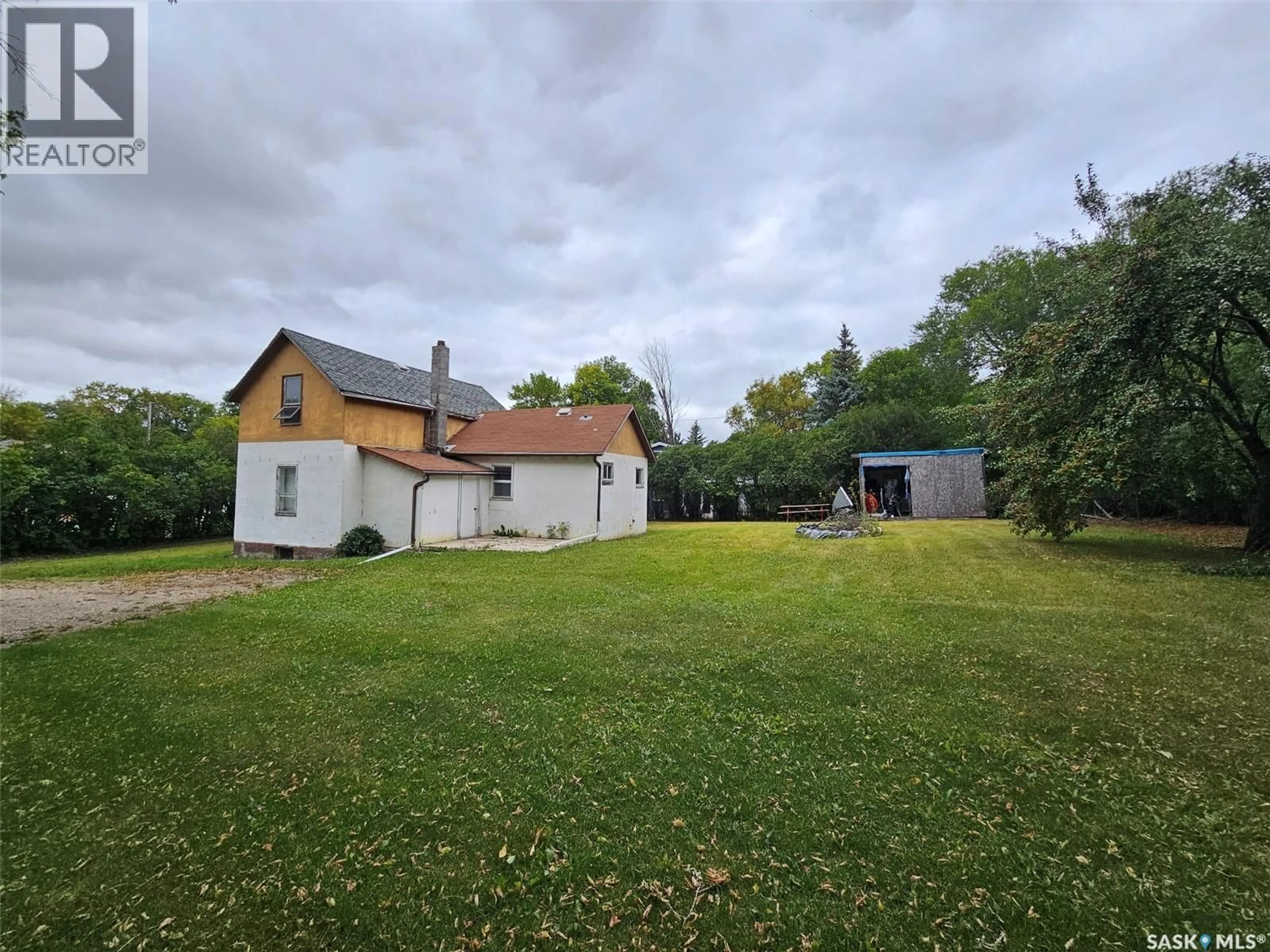 A pic from outside/outdoor area/front of a property/back of a property/a pic from drone, unknown for 207 WALTER STREET, Wawota Saskatchewan S0G5A0
